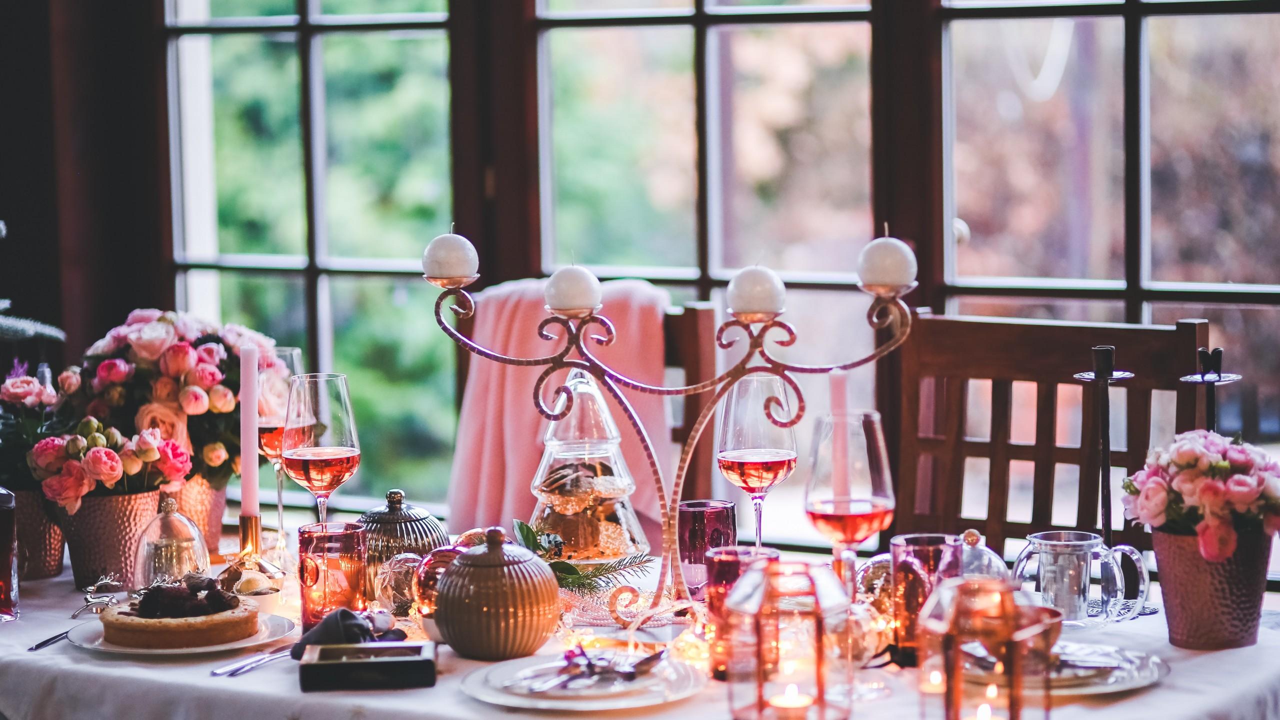 2560x1440 Beautiful Christmas Table Setting HD Wallpaper Youtube Cover Photo