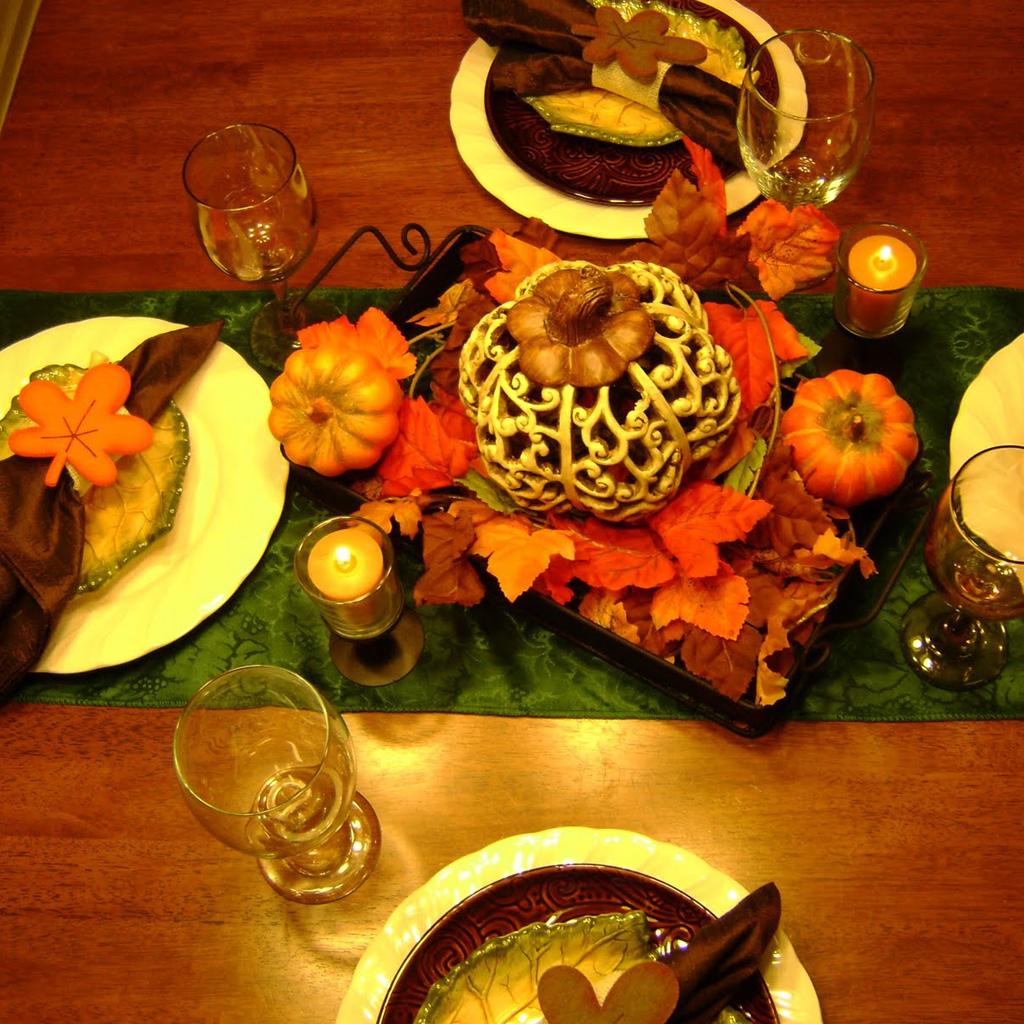 1024x1024 Free Thanksgiving Wallpaper for iPad: Thanksgiving Table Decorations