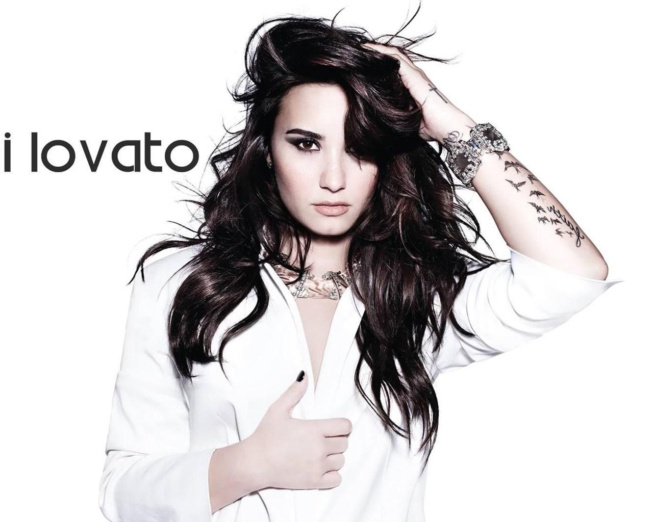 1280x1024 Demi Lovato Hot HD Wallpaper, Famous Singer Demi Lovato Photo Desktop Background