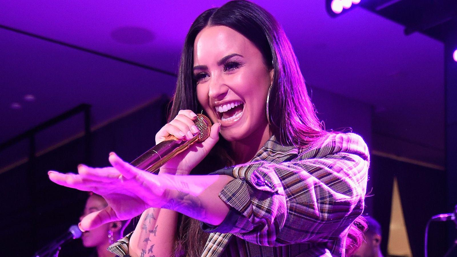 1600x900 Demi Lovato Singing 4k Ultra HD Desktop Background Wallpaper for 4K UHD TV WallpaperKit