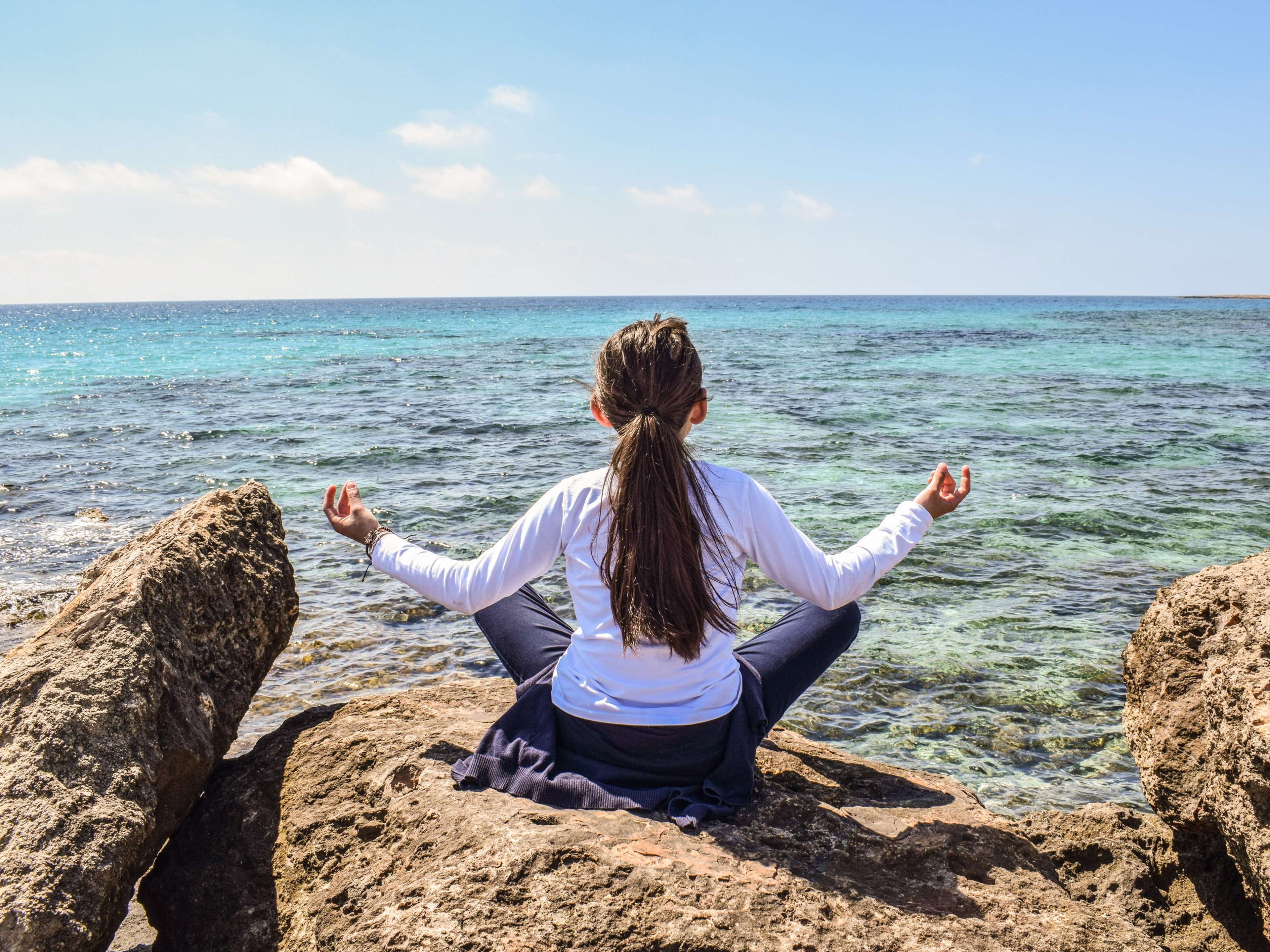 3840x2879 balance, girl, harmony, horizon, leisure, meditation, nature, peace, relax, sea, wellness 4k wallpaper