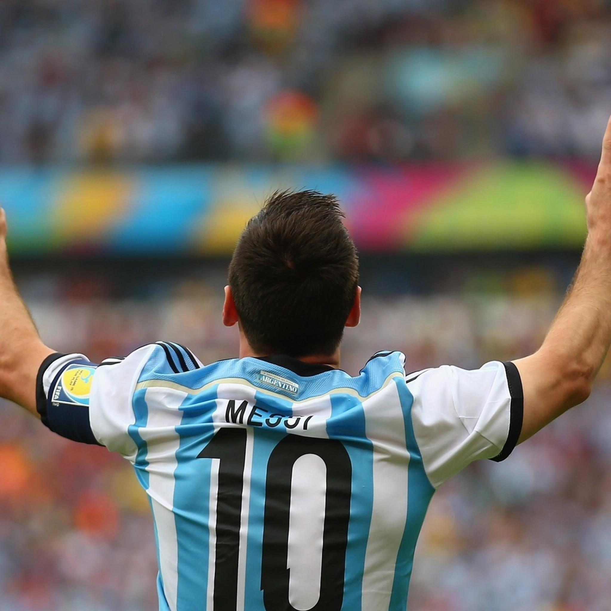 2048x2048 Lionel Messi iPad 7 Wallpaper Download