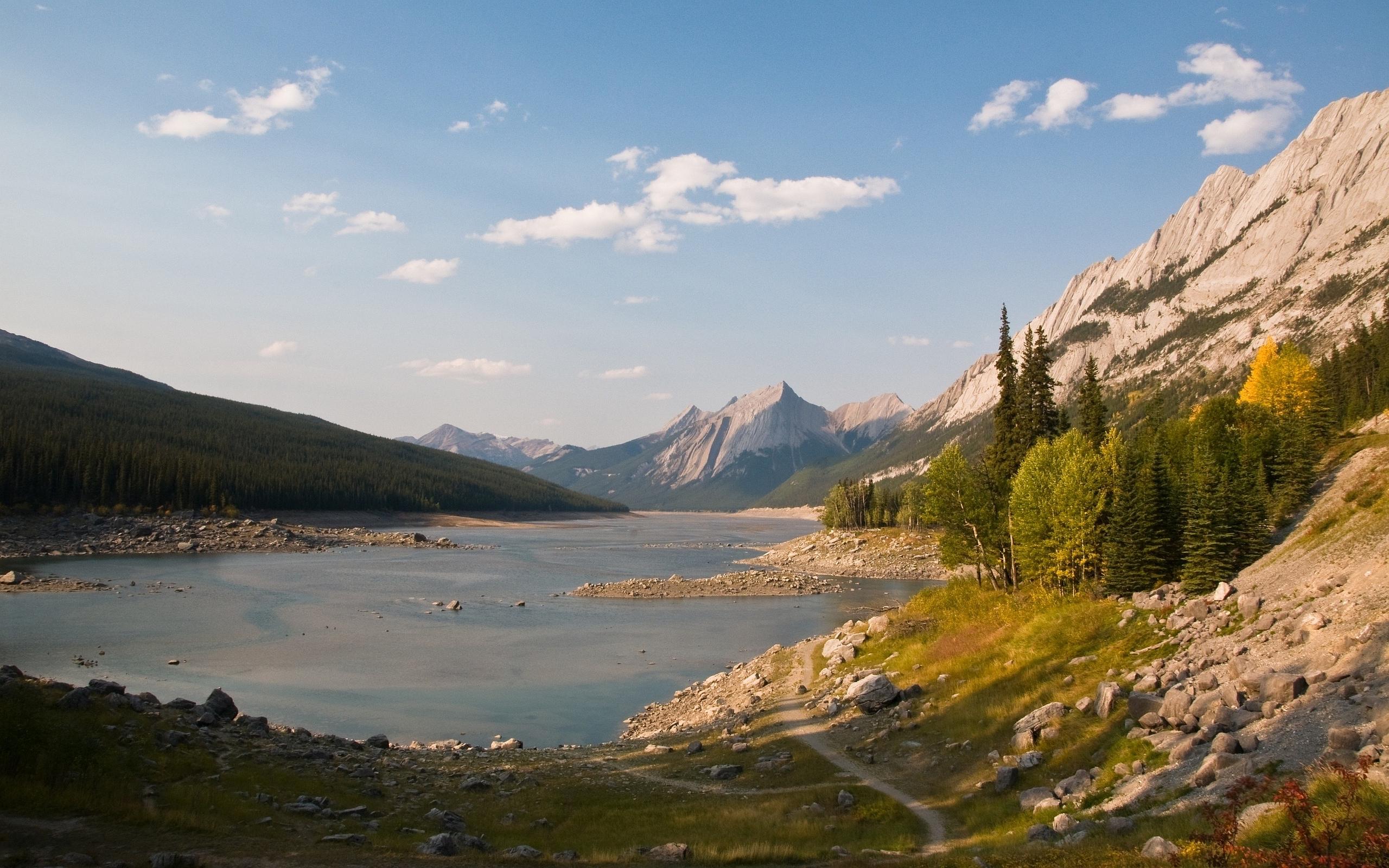 2560x1600 Lake mountain scenery