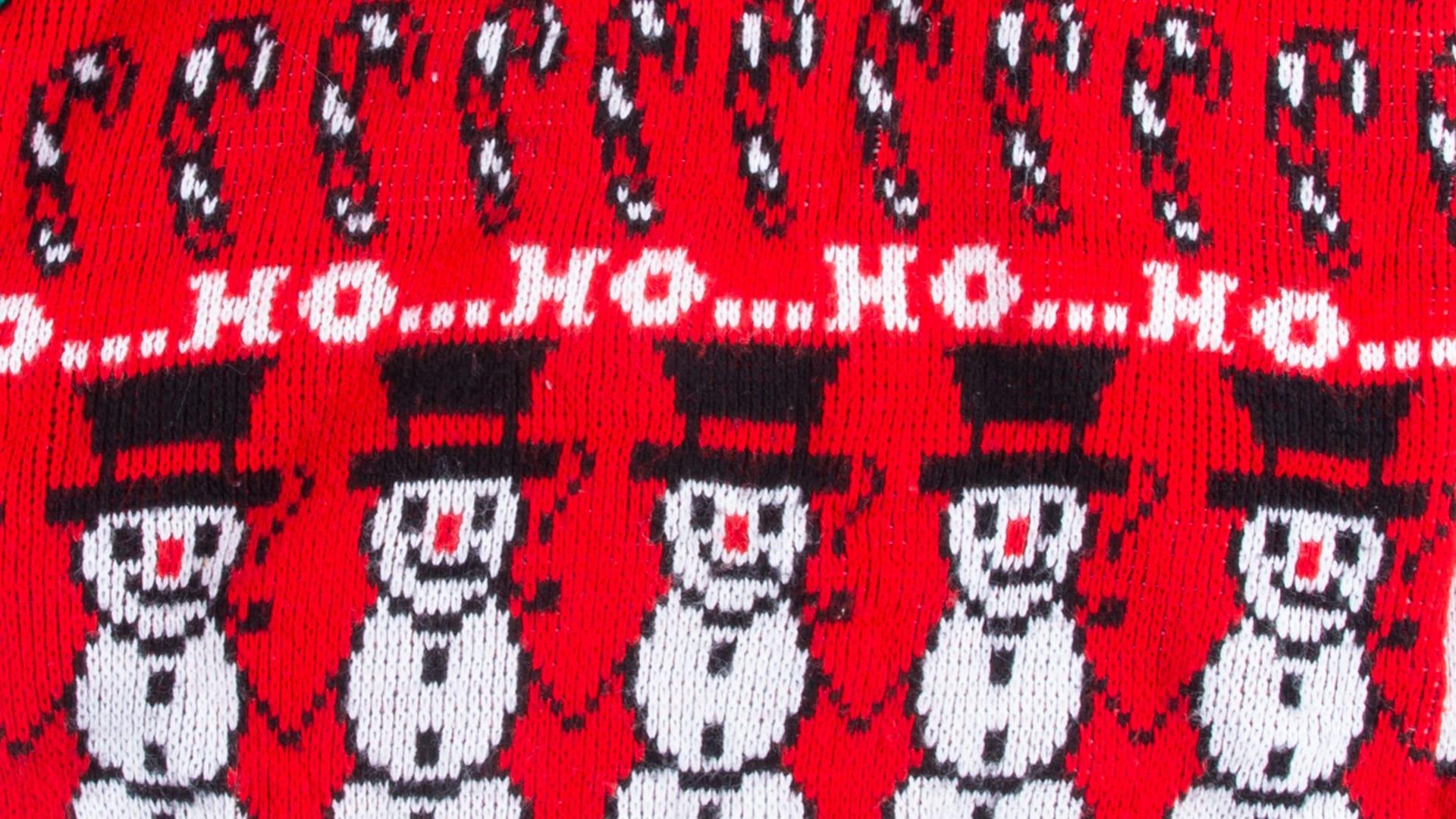 Áo len Giáng sinh xấu xí nhưng lại vô cùng đáng yêu? Hãy ngắm nhìn hình nền ảo áo len Giáng sinh xấu xí ngay để cảm nhận được sự dễ thương và hài hước của chiếc áo này nhé!