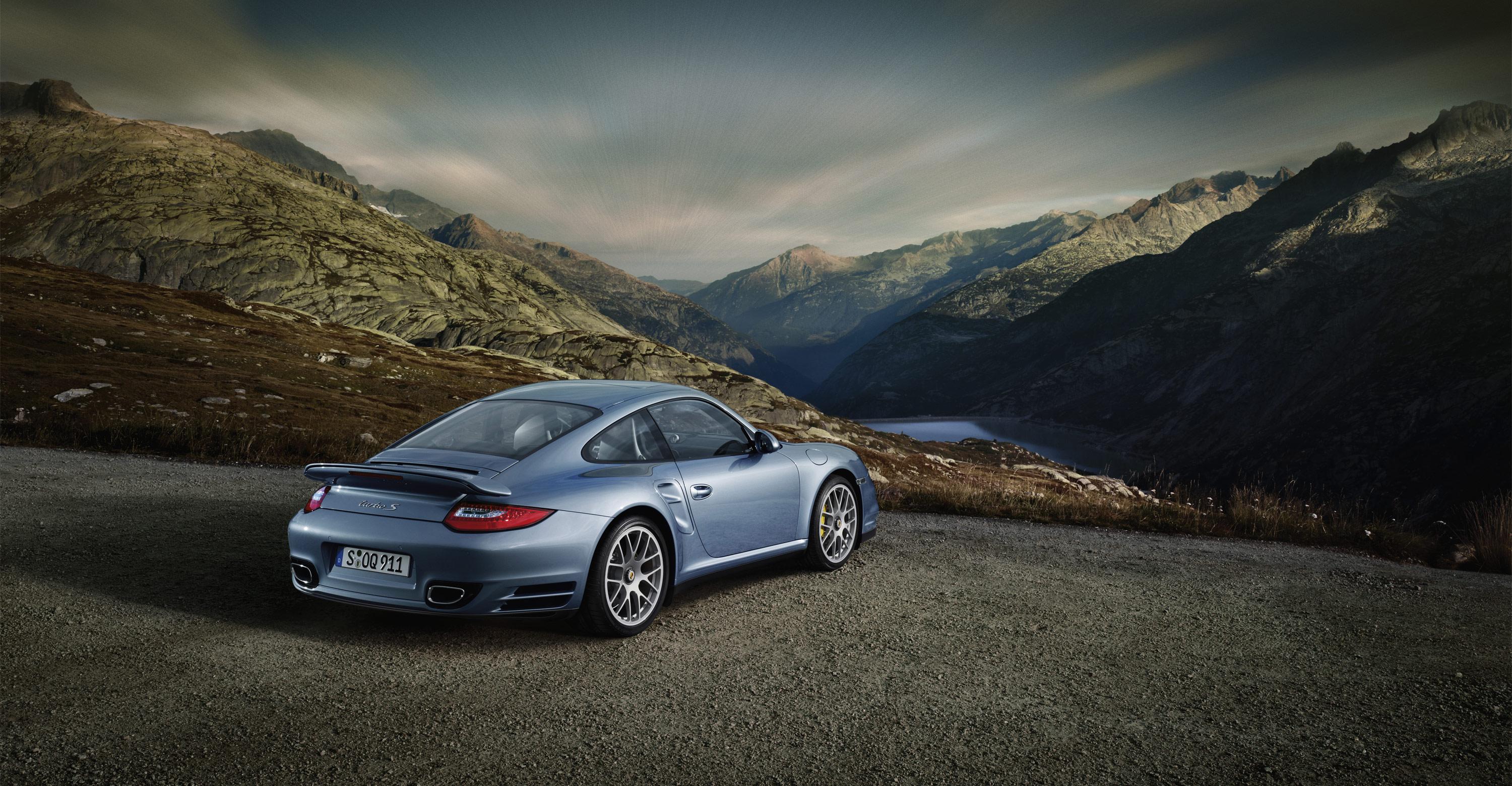 3000x1560 Porsche 911 Turbo S 2 Wallpaper