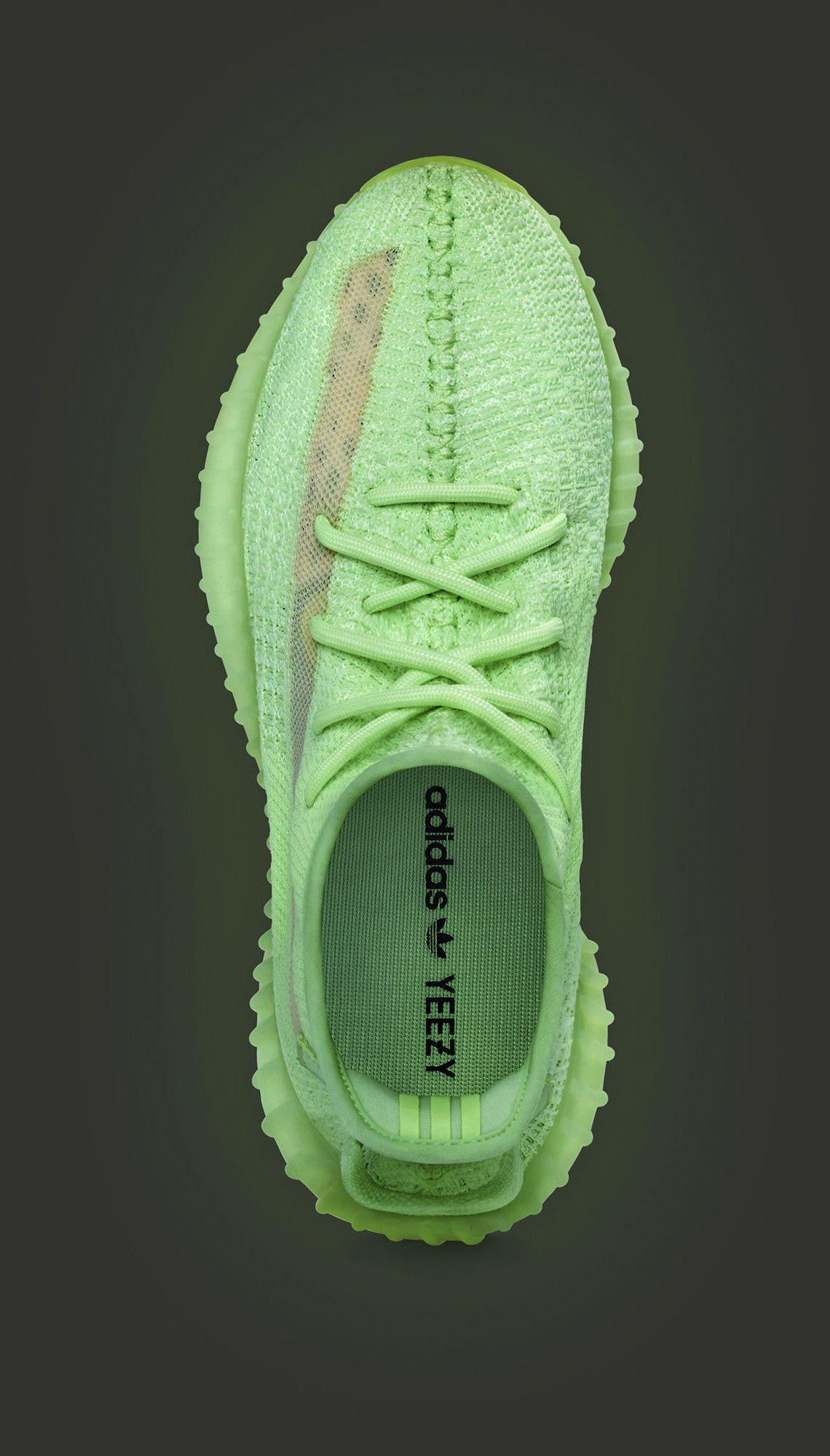 1140x2000 Yeezy Model Wallpaper