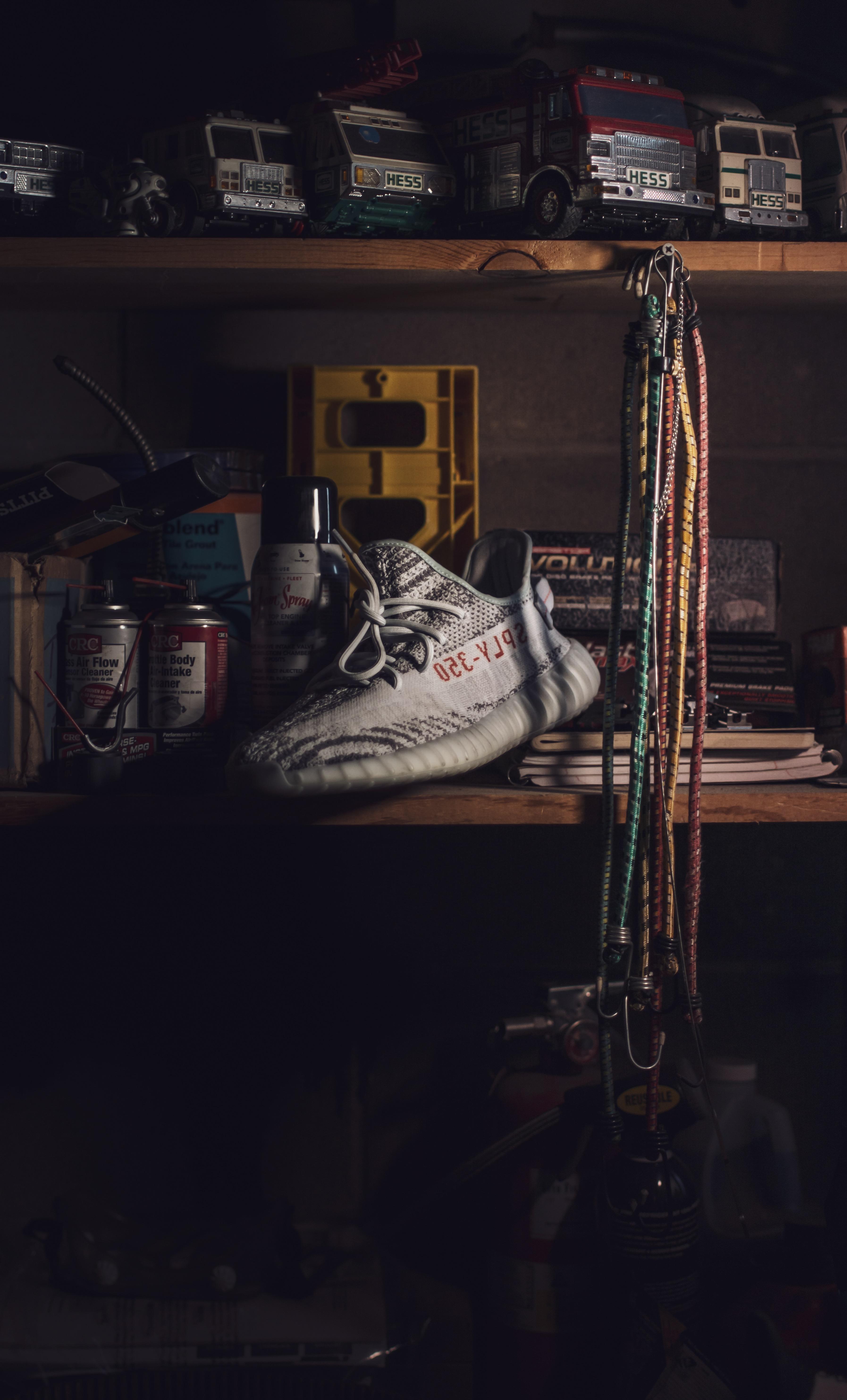 3589x5929 Unpaired Beluga Adidas Yeezy Boost 350 Shoe · Free