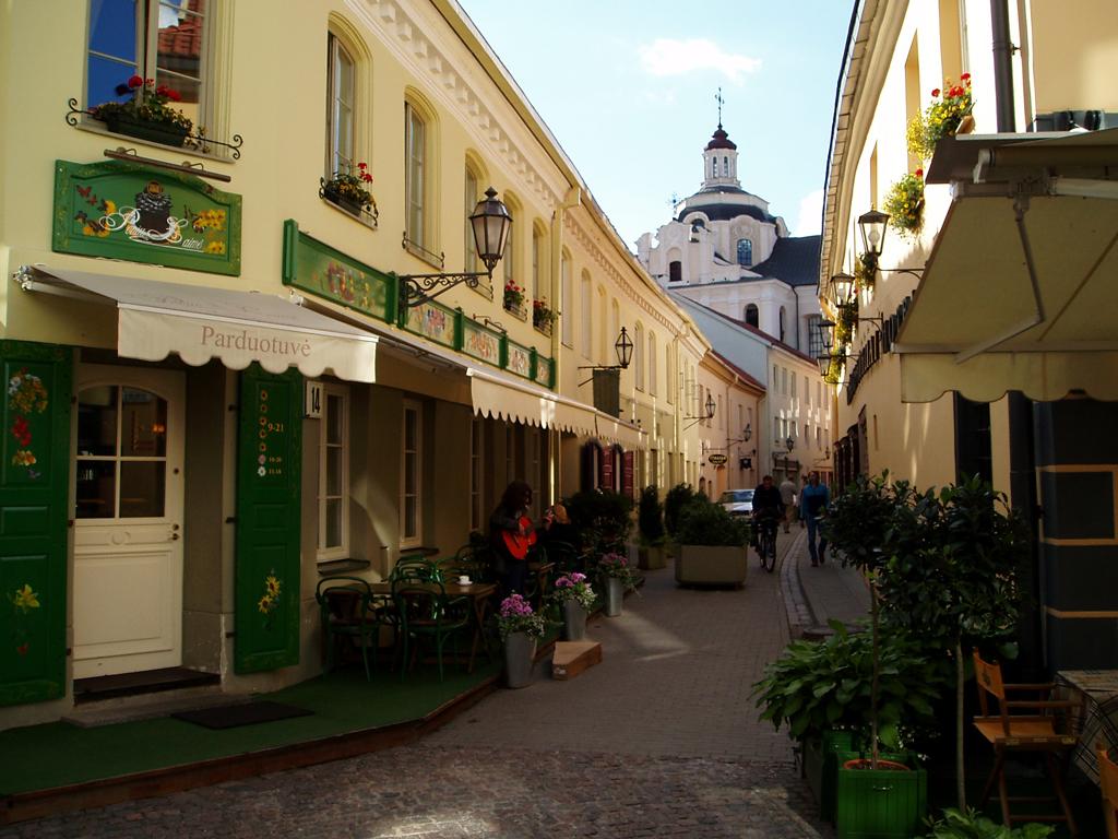 1024x768 Old town Vilnius city