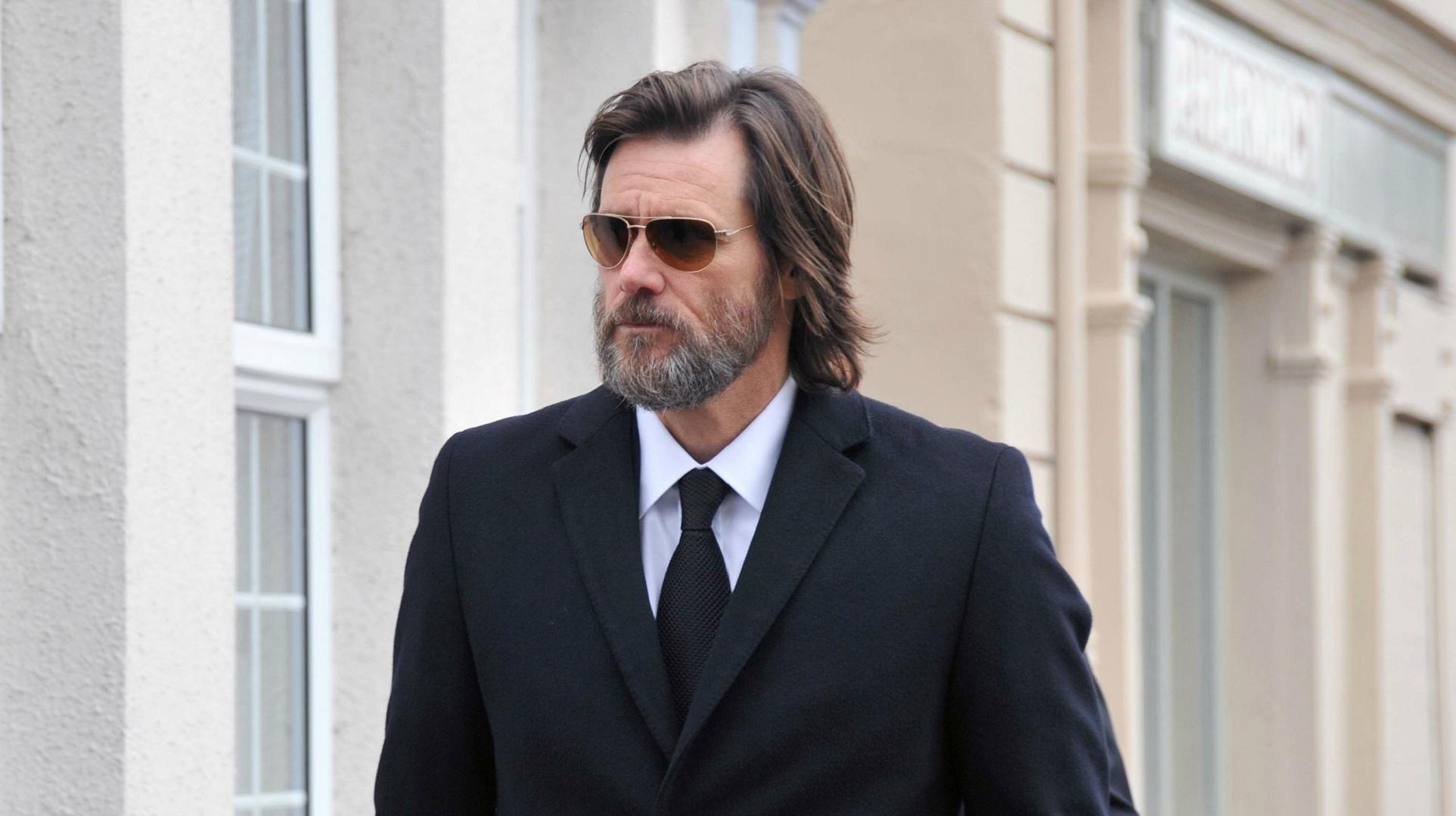1925x1080 Jim Carrey HD Desktop