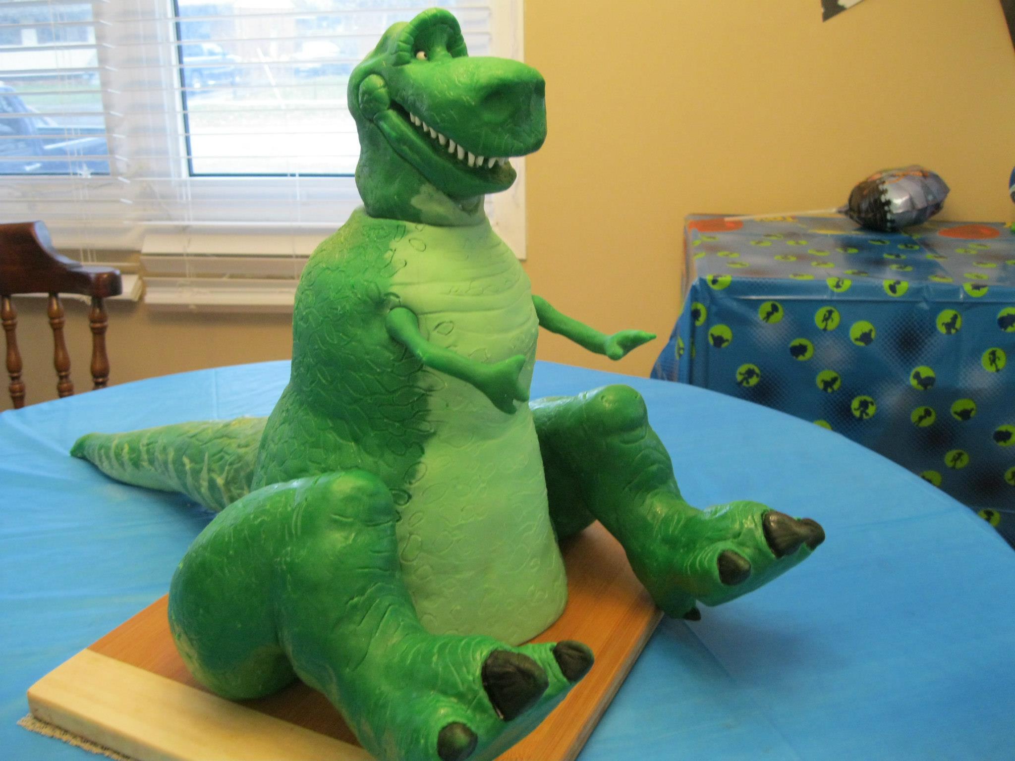 2048x1536 Picture of the Day: 'Toy Story' Rex Cake