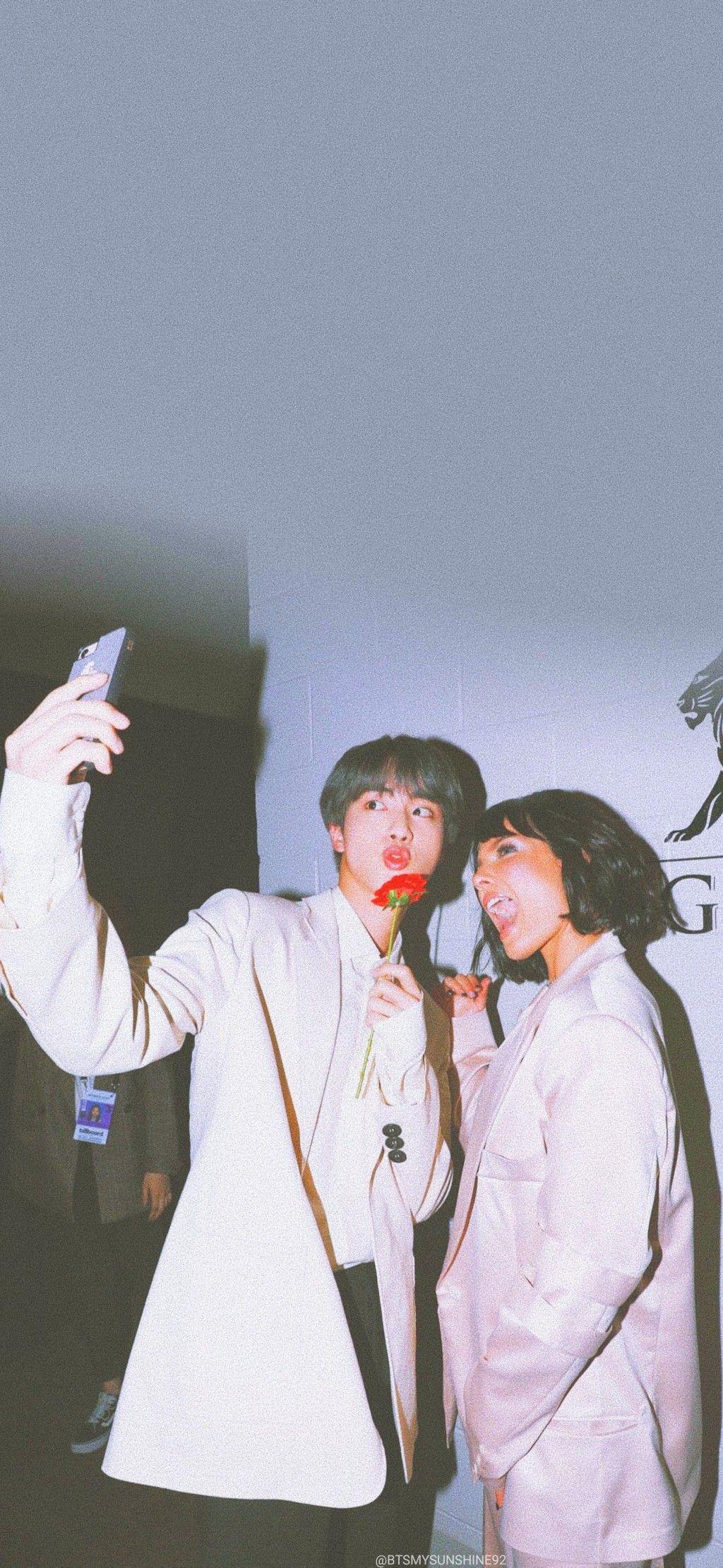 1024x2221 Halsey iPhone Wallpaper