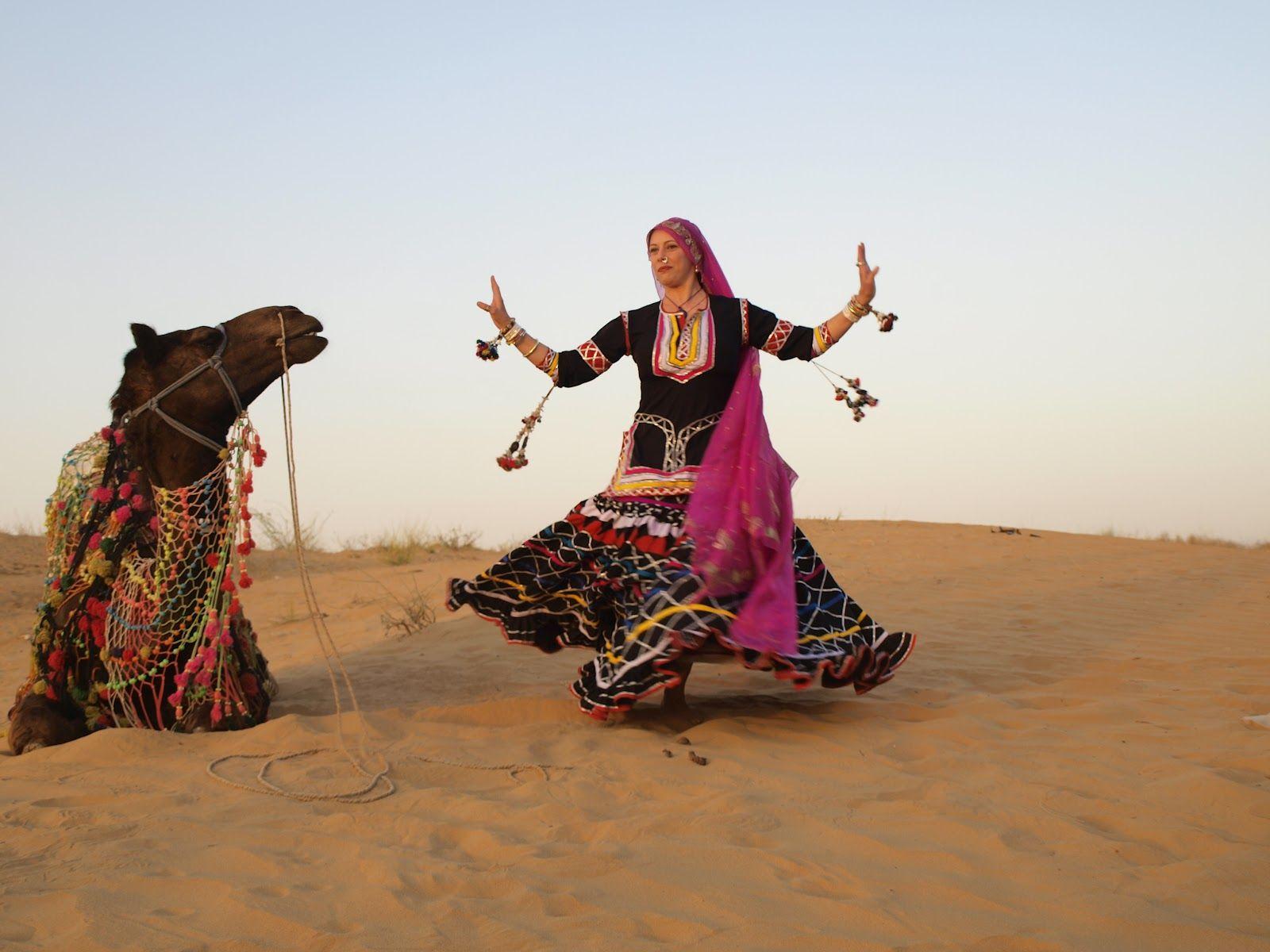 1600x1200 Rajasthani Girl Wallpaper