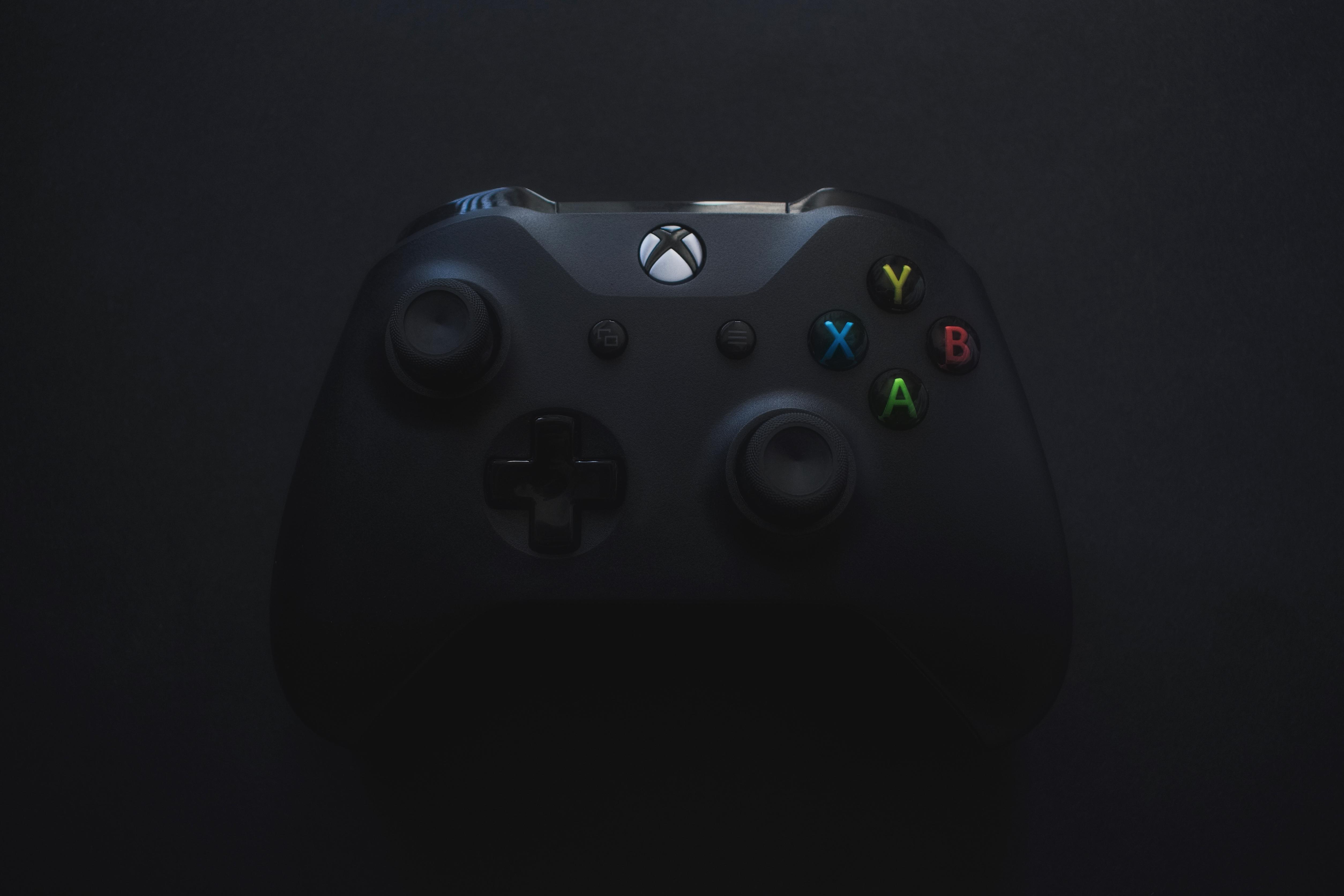 5016x3344 Photo of Xbox Controller · Free