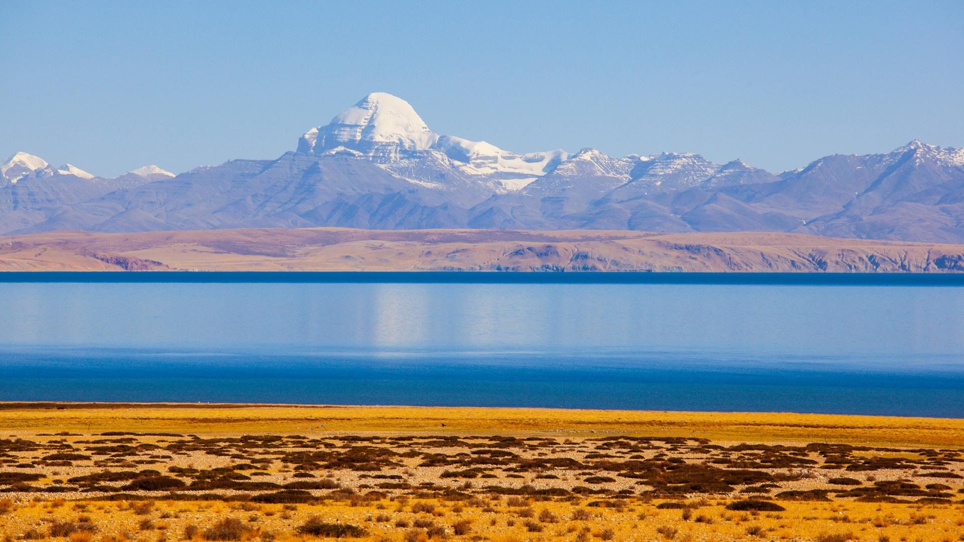 Гималаи море. Озеро Манасаровар в Тибете. Кайлас и озеро Манасаровар. Озеро Манасаровар и Ракшас. Гора Кайлаш и озеро Манасаровар.
