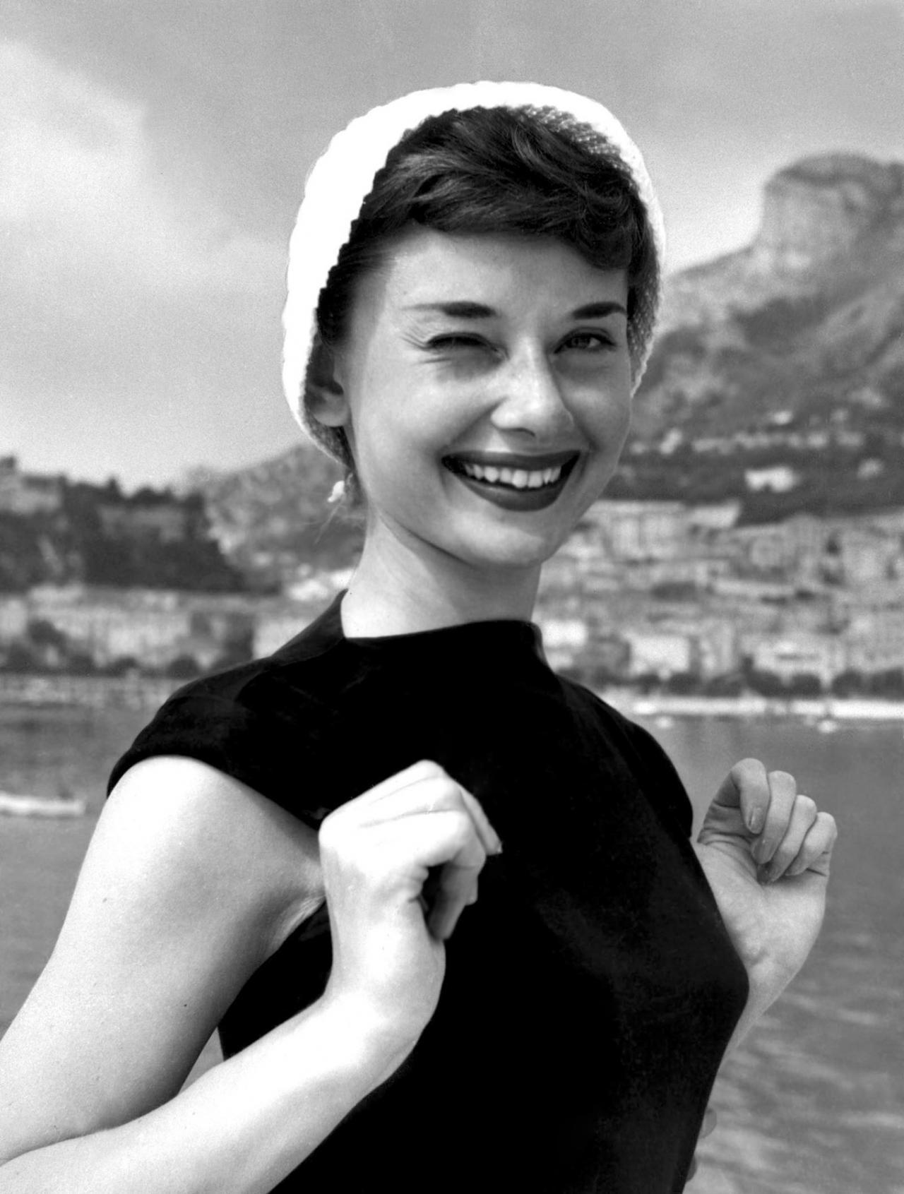 1280x1691 Audrey Wallpaper