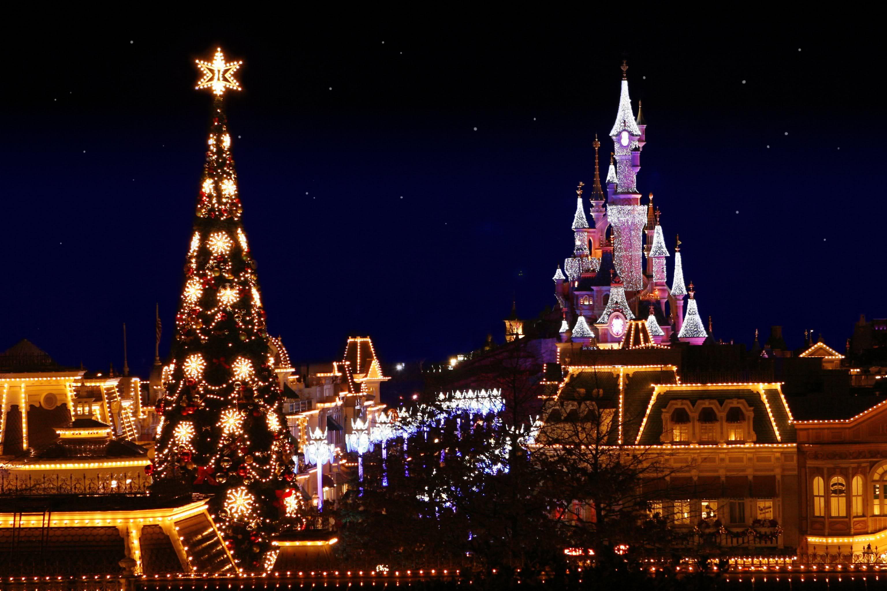 3072x2048 Disneyland Christmas Wallpaper