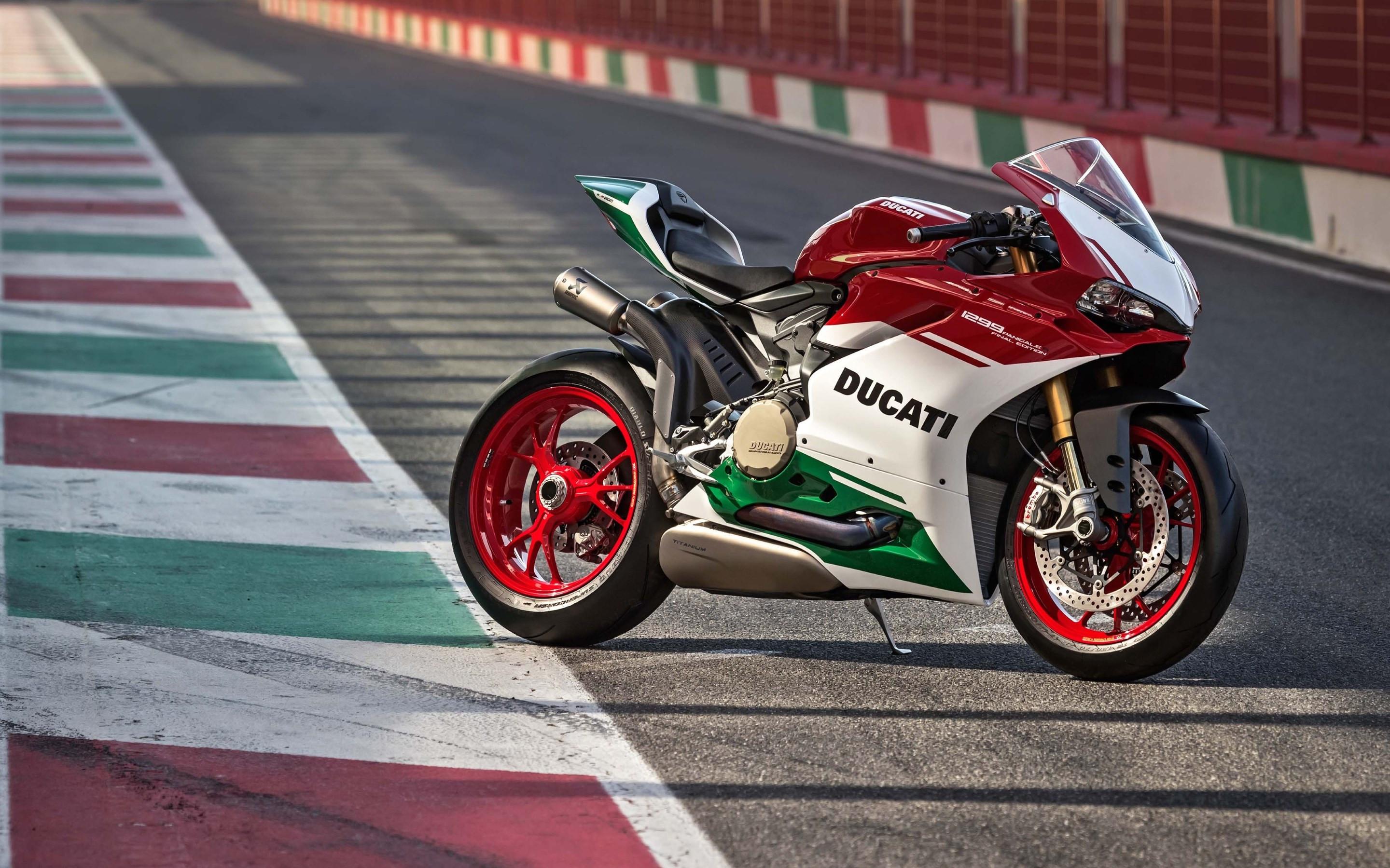 2880x1800 Download wallpaper: Ducati 1299 Panigale R 2880x1800