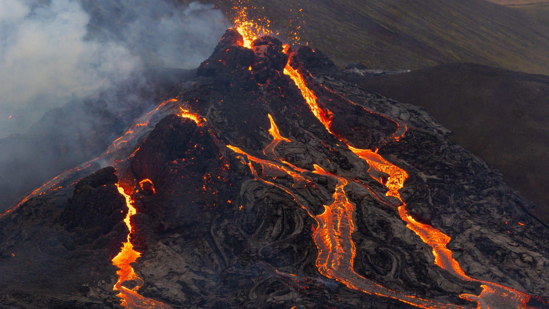 1920x1080 In photo: Volcano dormant for 000 years erupts in Iceland