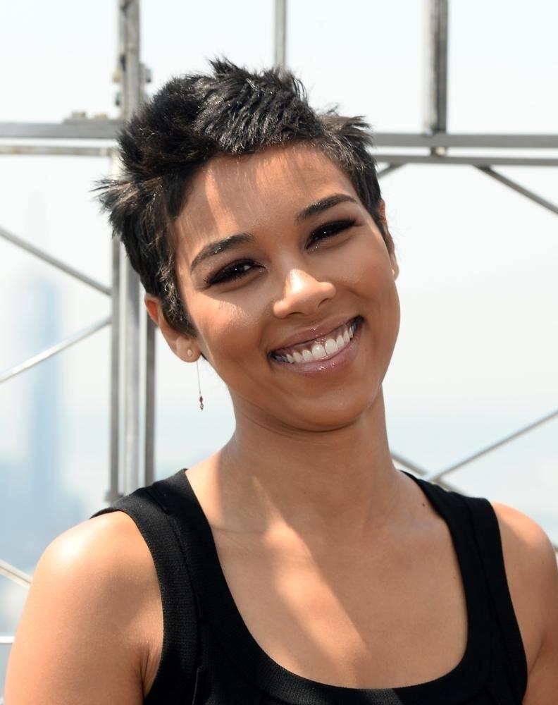 792x1000 Alexandra Shipp At A Public Appearance For X Men Apocalypse Cast At Empire State Building Empire State Building