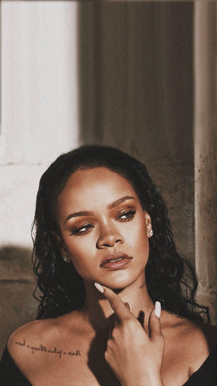 750x1333 Rihanna Aesthetic Photography Wallpaper