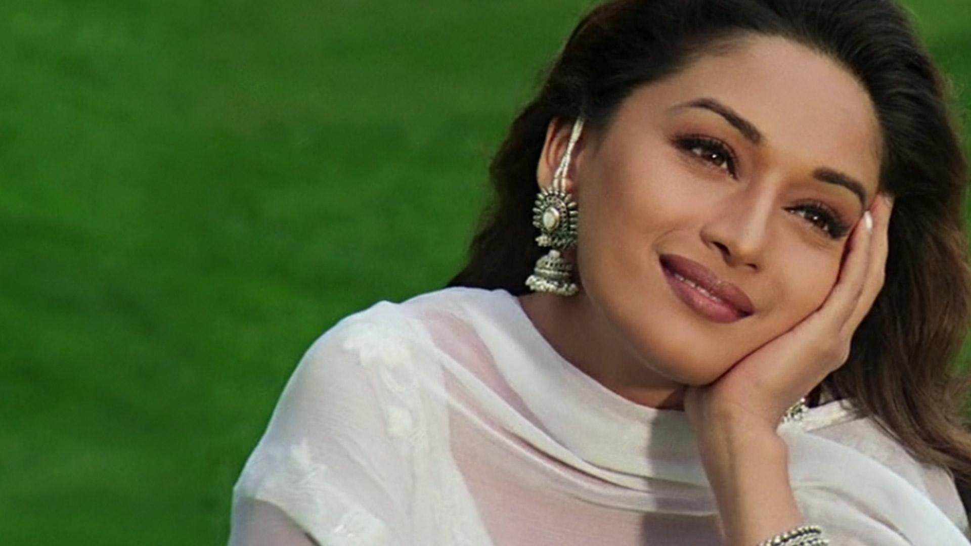 Dil To Pagal Hai Wallpapers Top Free Dil To Pagal Hai Backgrounds