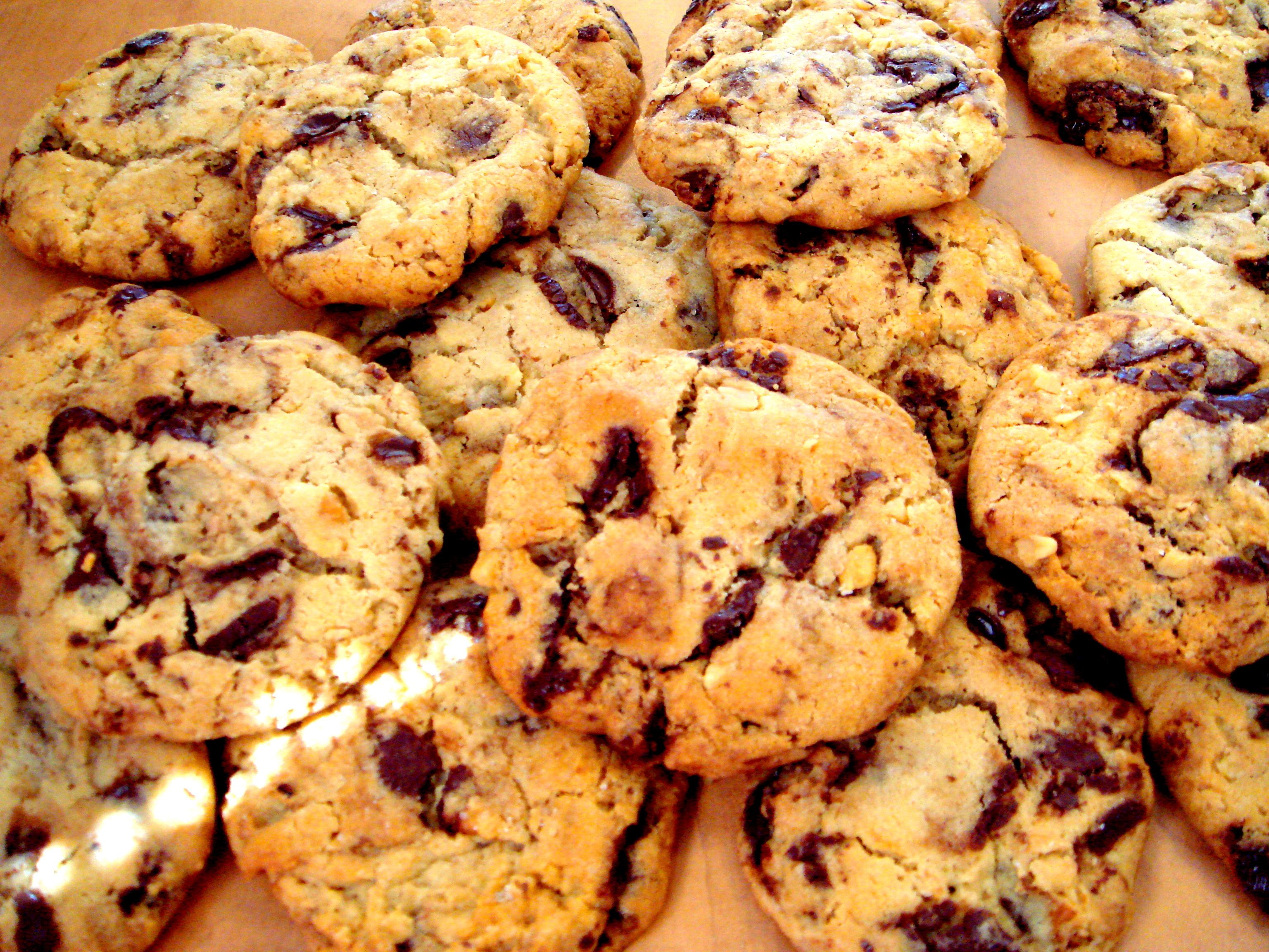 3072x2304 CHOCOLATE CHIP CHUNK COOKIE