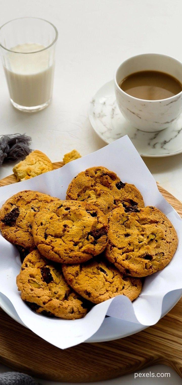 720x1520 Chocolate Chip Cookies Wallpaper. Chocolate chip cookies, Food, Food and drink