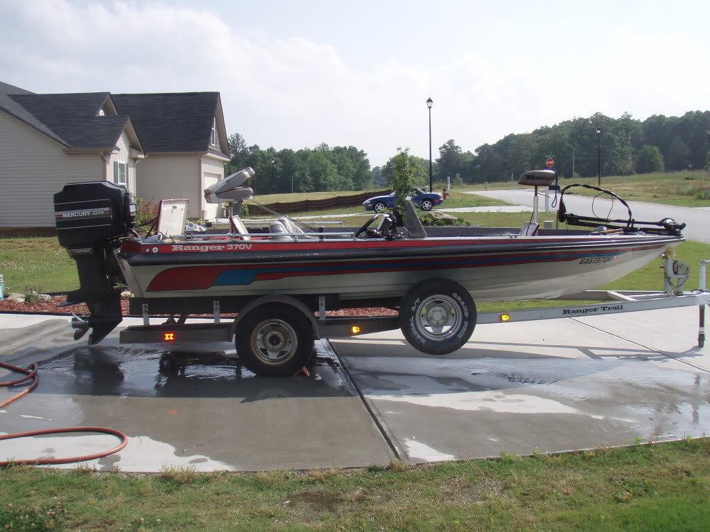 1024x768 18' 1984 Ranger 370v Bass boat $5600