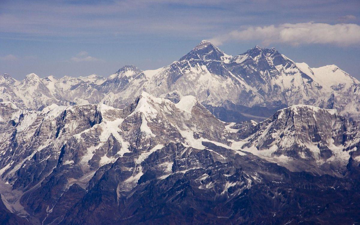 1200x750 Mount Everest Wallpaper