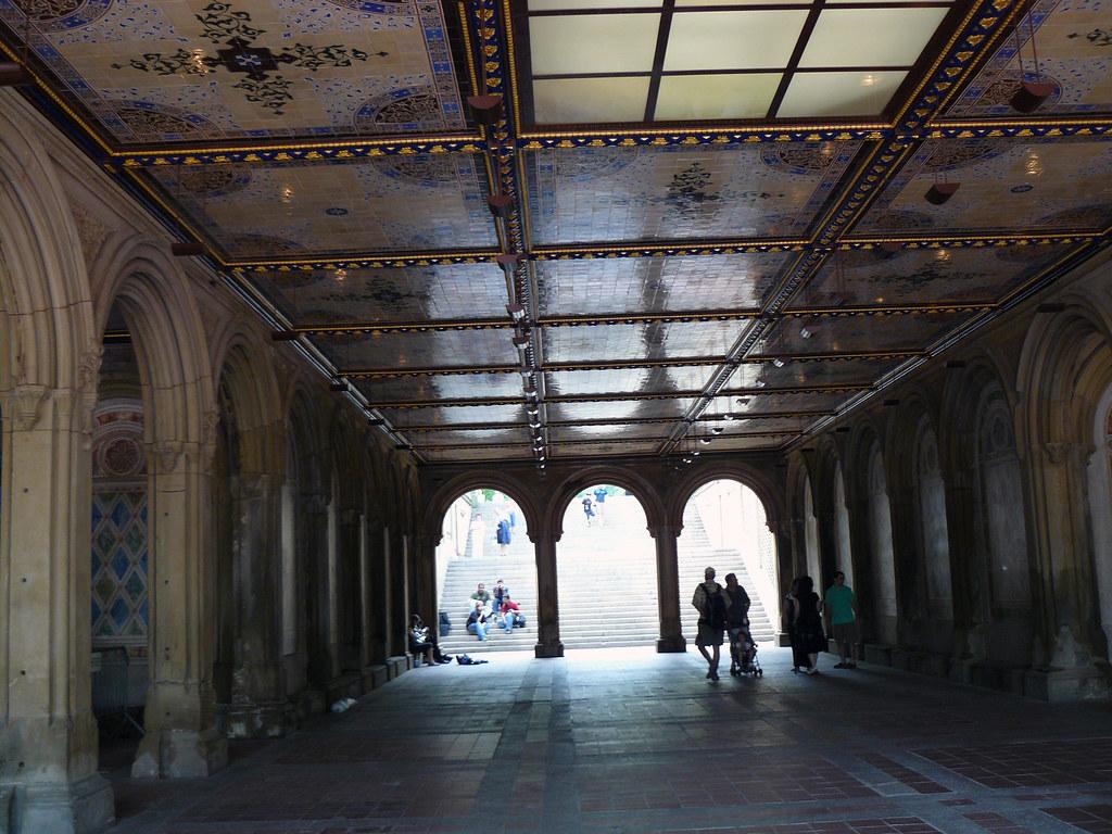 1024x768 Central Park Terrace. The two musicians in the b