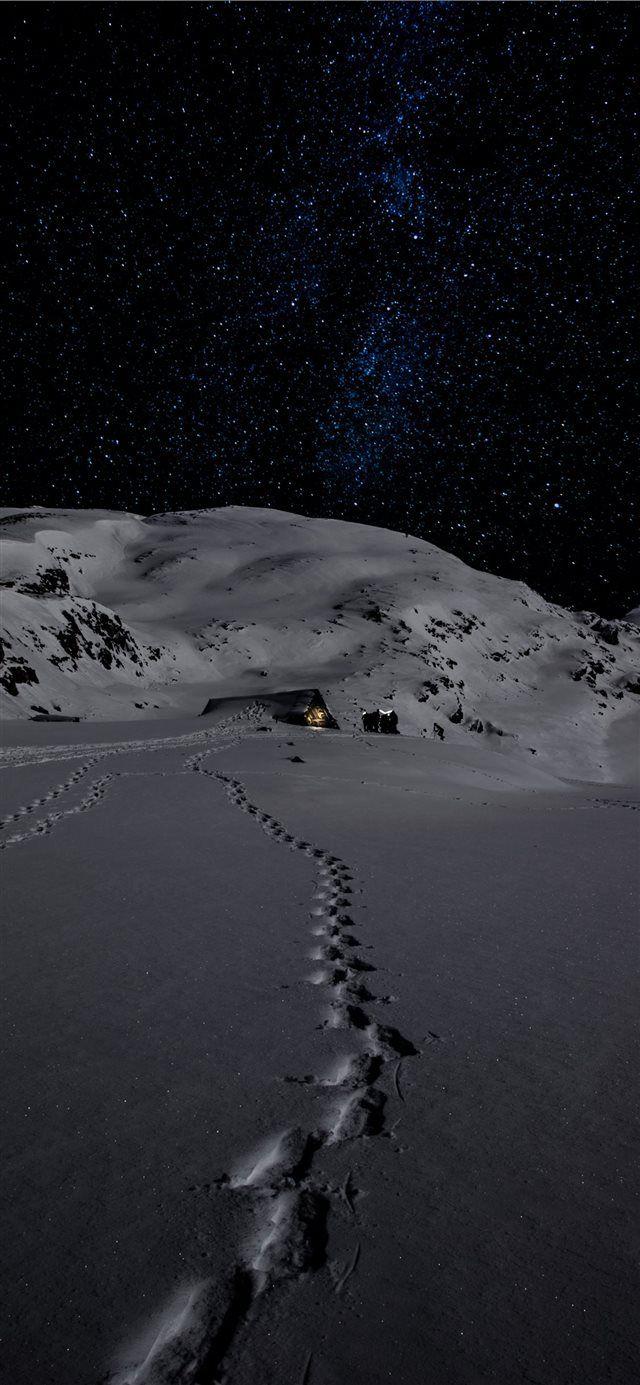 640x1385 I´ll leave the light on iPhone X wallpaper #stars #mountain #astronomy #nightsky #astrophoto. Winter wallpaper, Snow wallpaper iphone, iPhone wallpaper mountains