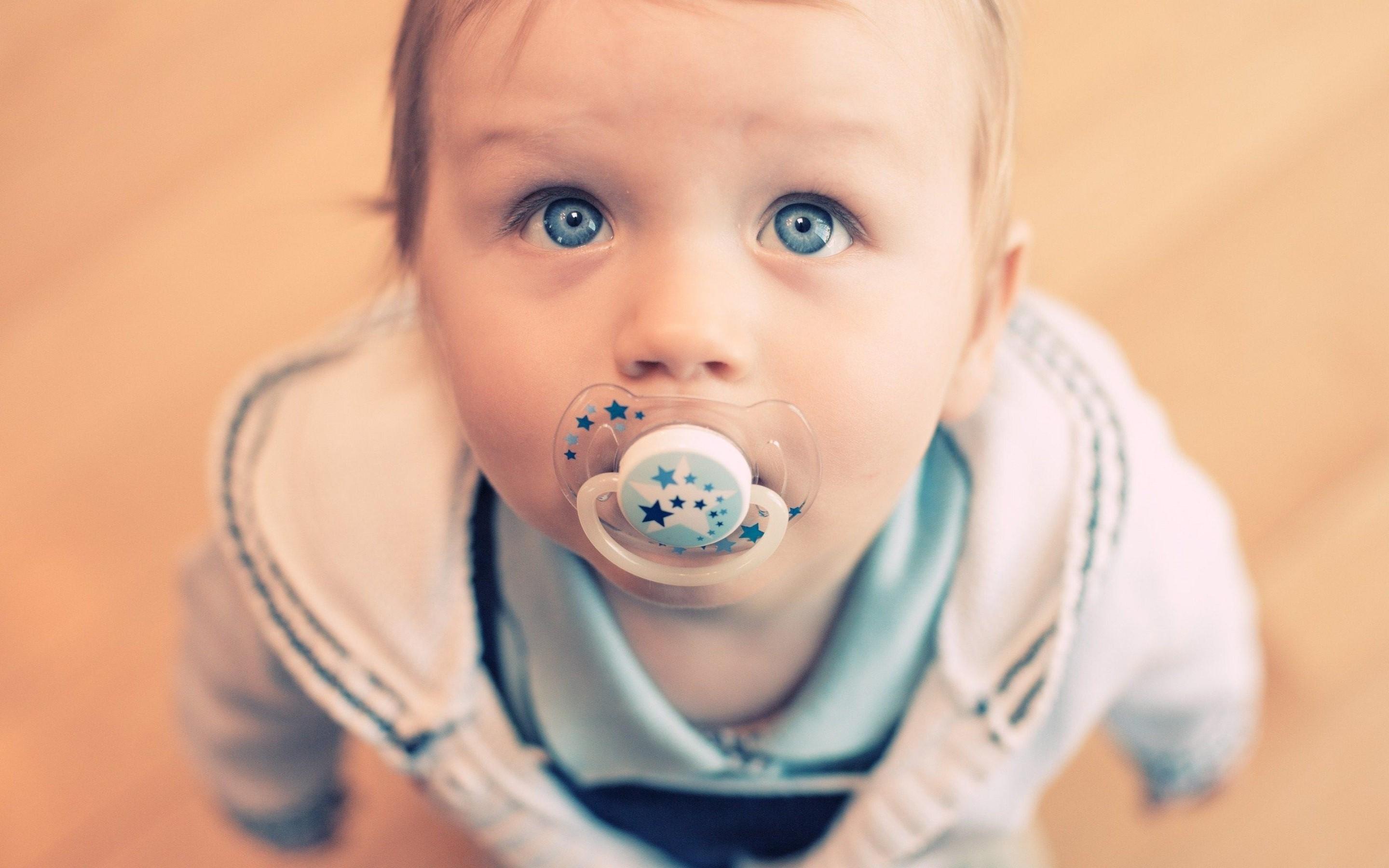 2880x1800 Cute Baby With Blue Eye HD Desktop Wallpaper Background Blue Eye Baby