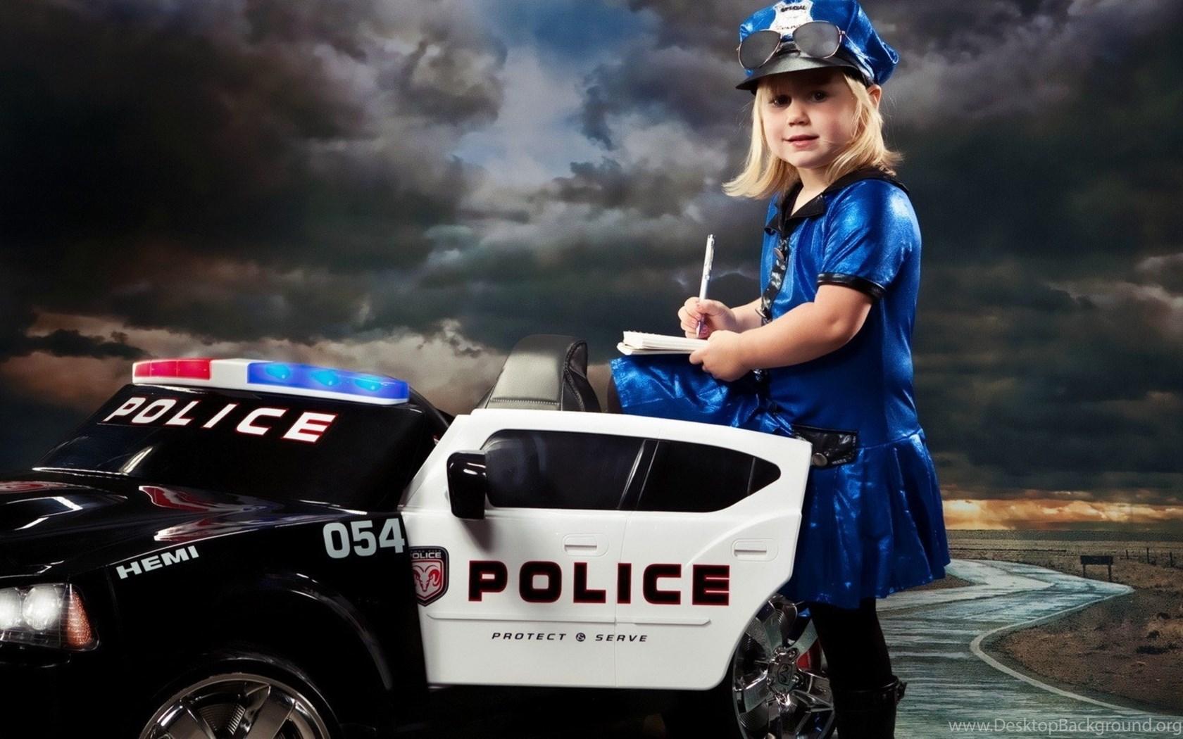 1680x1050 Women Police Funny Police Cars Wallpaper Desktop Background