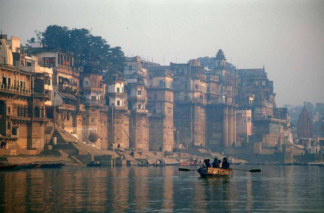 1094x720 Ganges River Photo and About detailed