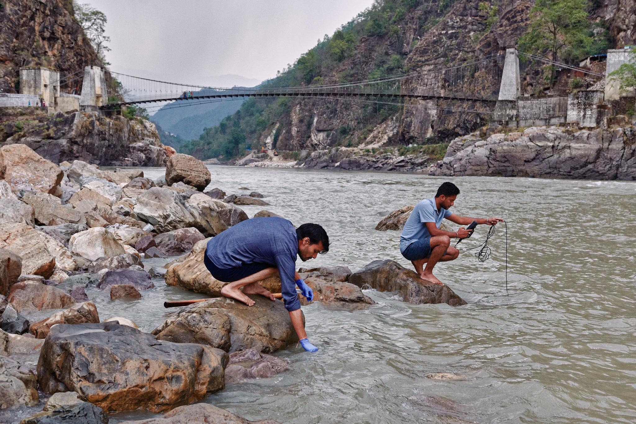 2048x1366 The Ganges Brims With Dangerous Bacteria