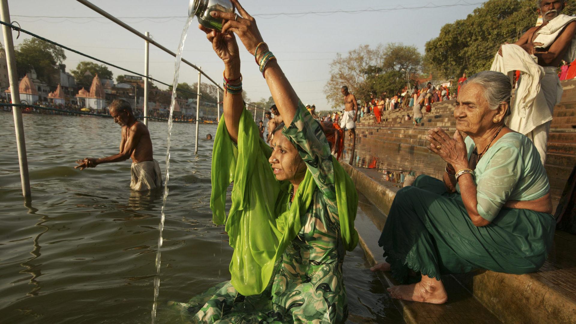 1920x1080 Holy Ground: Hindus and the Ganges River