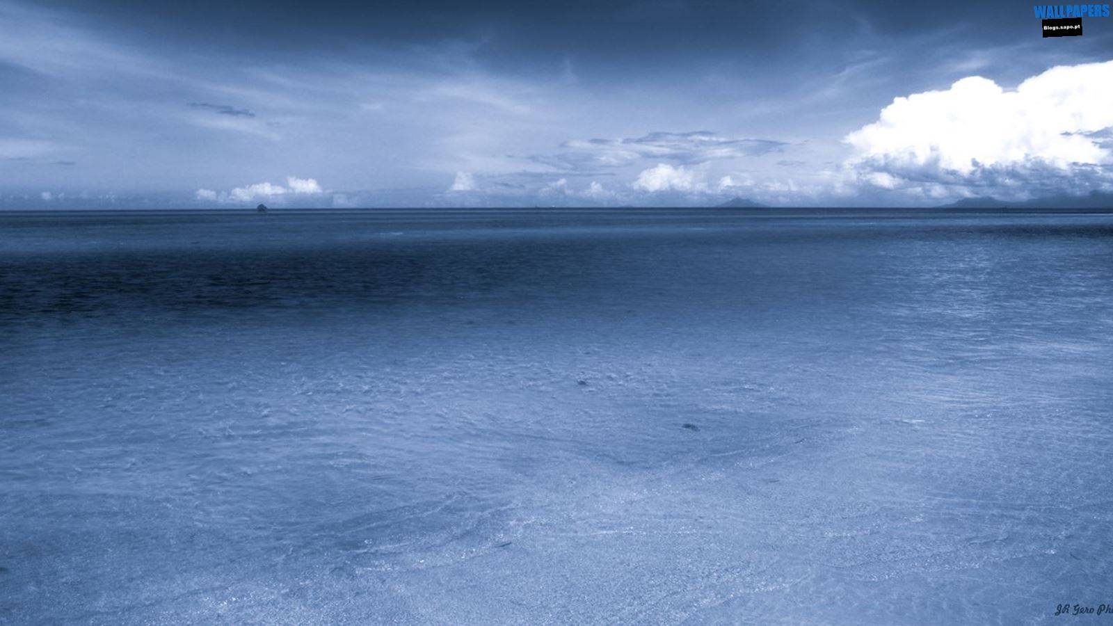 1600x900 Clear Water Wallpaper HD Wallpaper