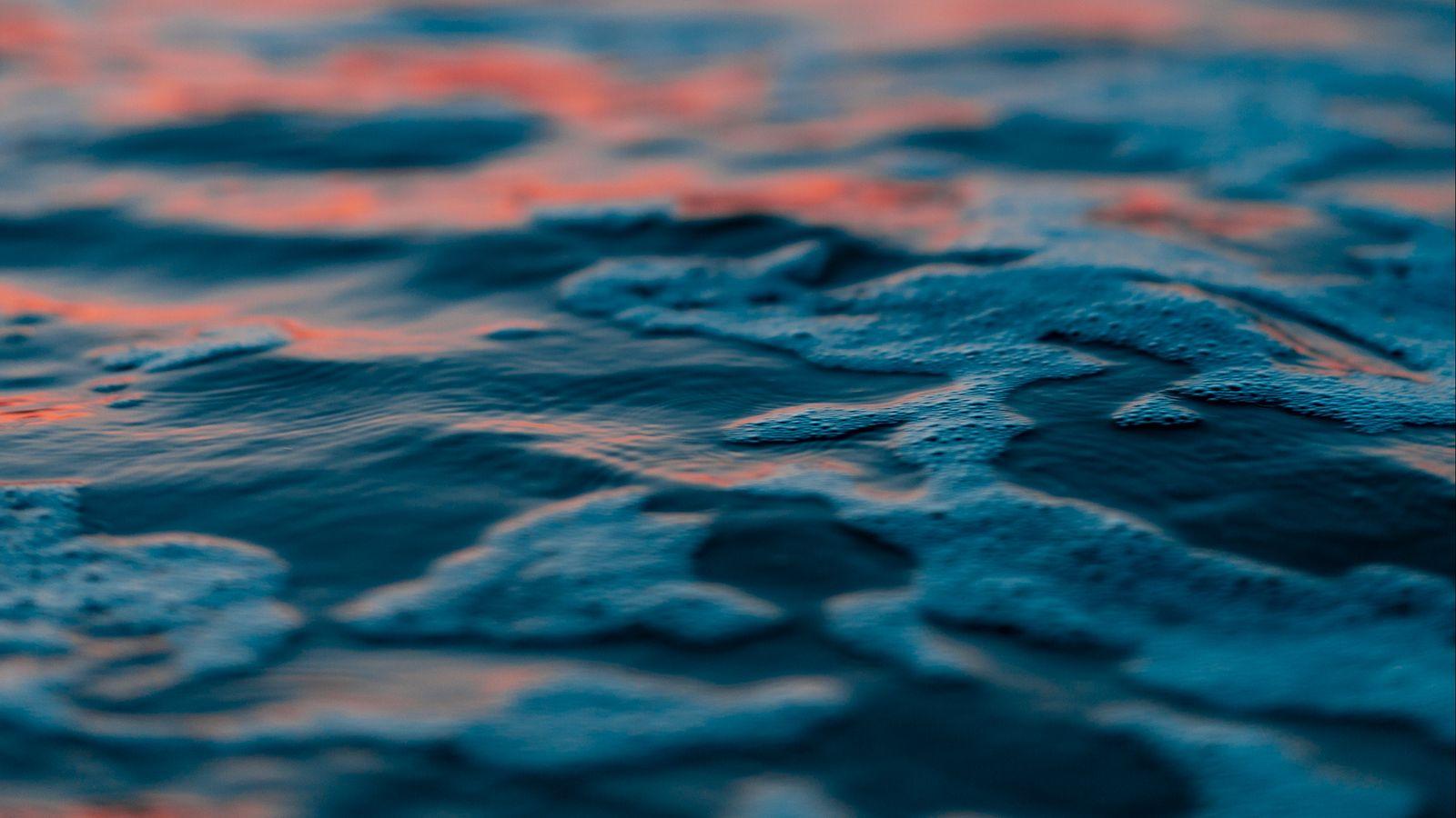 1600x900 Download wallpaper 1600x900 water, bubbles, blur, sea, horizon, sunset widescreen 16:9 HD background