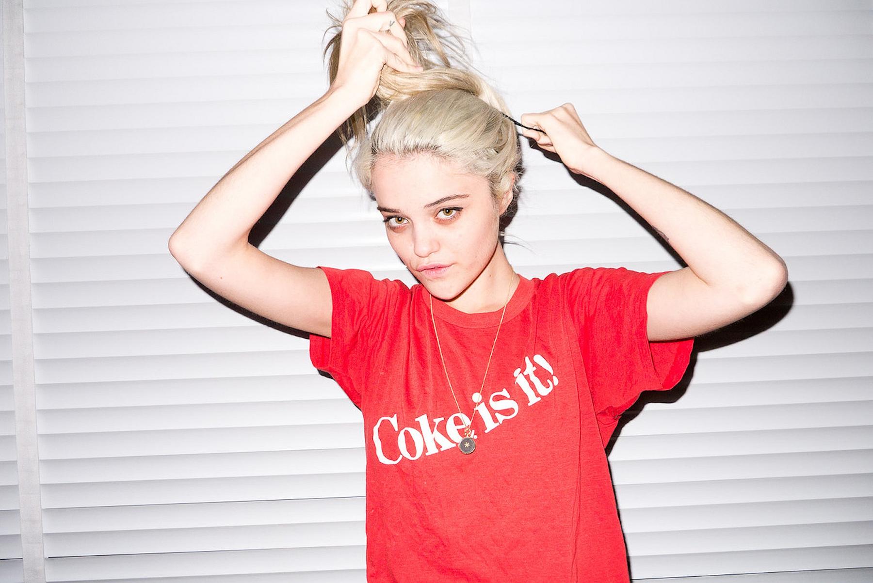 1800x1203 1800x1203 Sky Ferreira wallpaper. Mocah HD Wallpaper