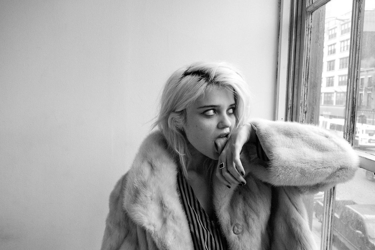 1500x1002 1500x1002 Sky Ferreira background. Mocah HD Wallpaper