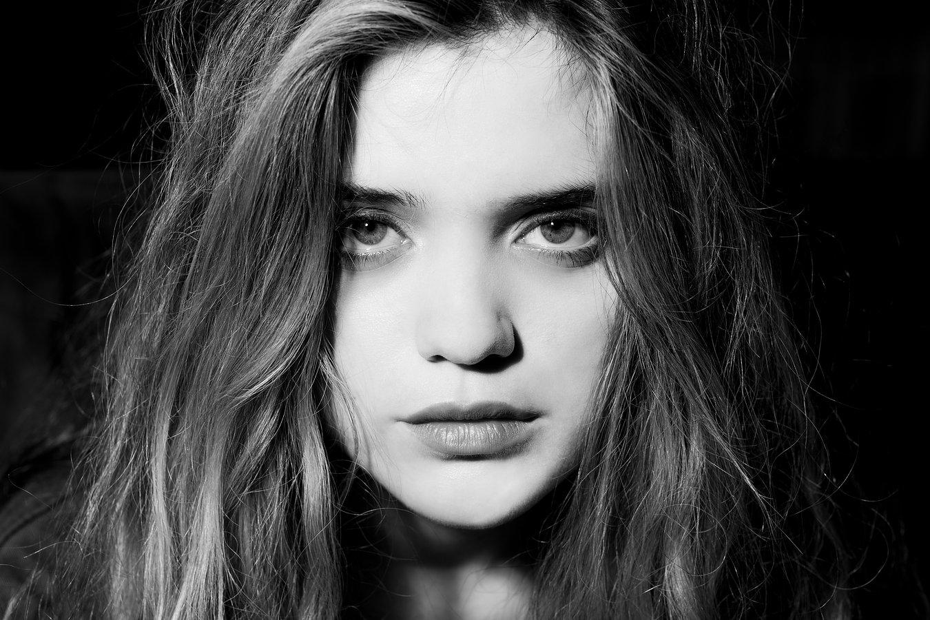 1350x900 Sky Ferreira