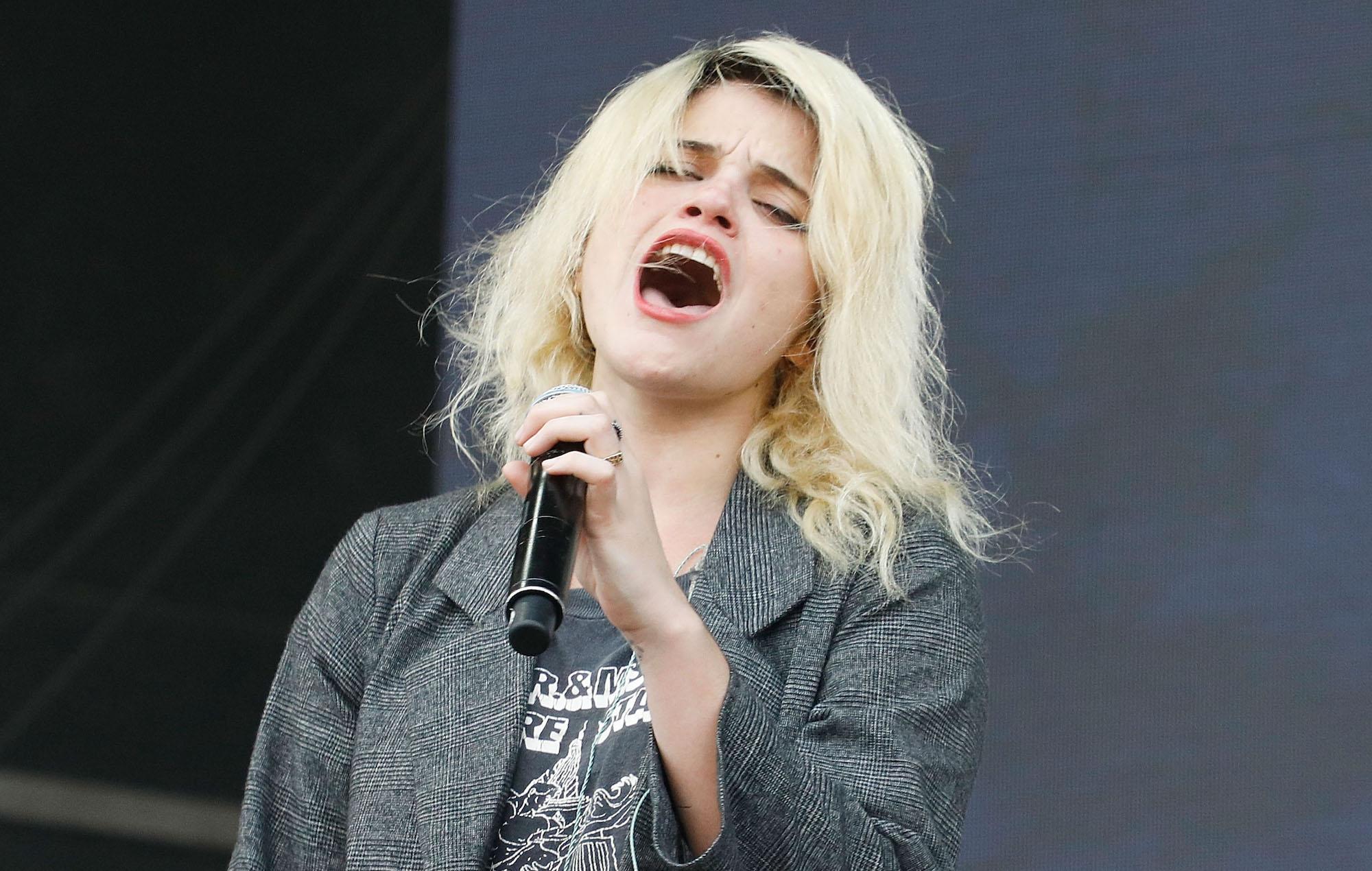 2000x1270 Sky Ferreira will finally release new music next week