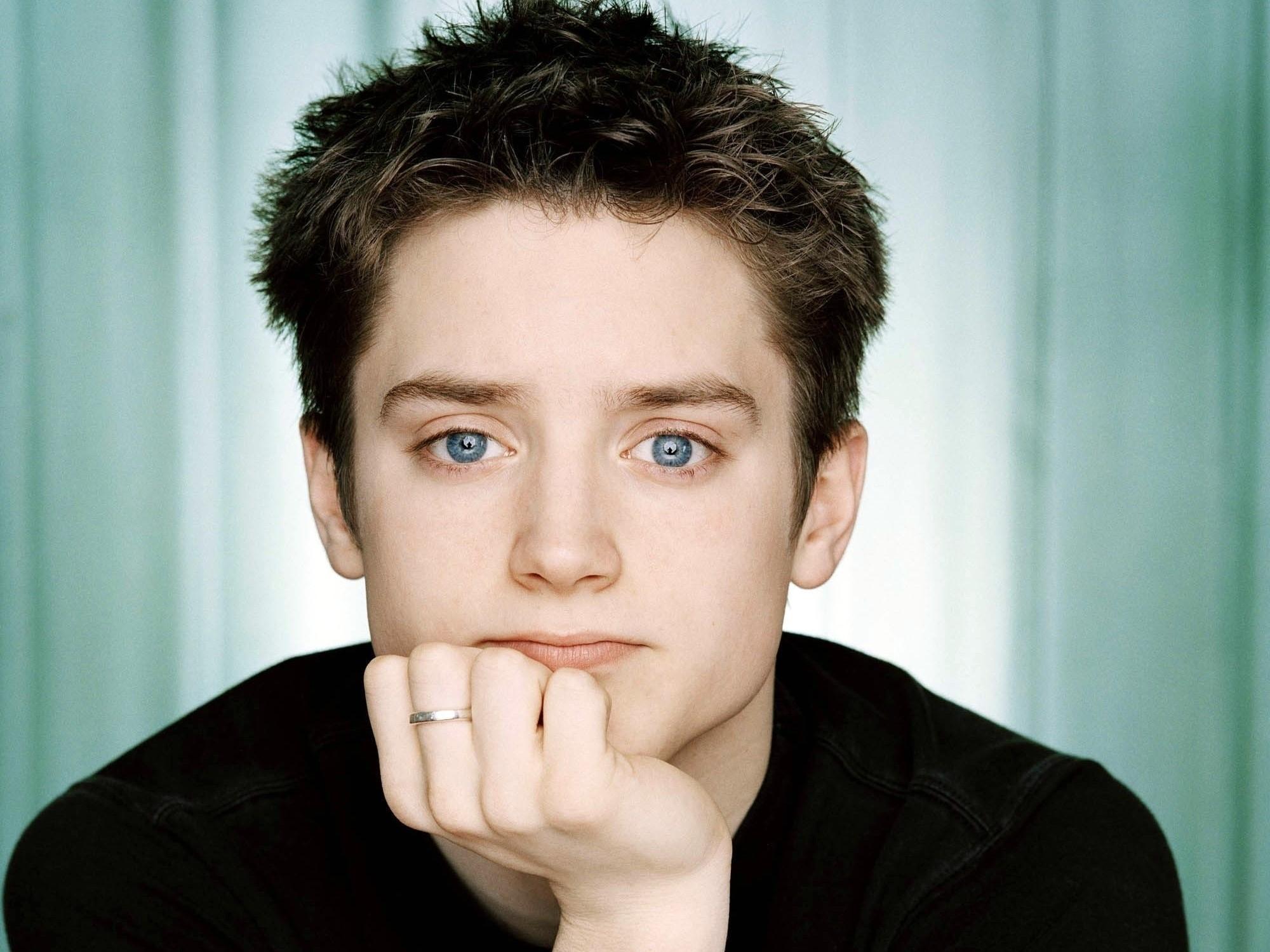 2000x1500 Elijah Wood Wallpaper and Photo Love Art
