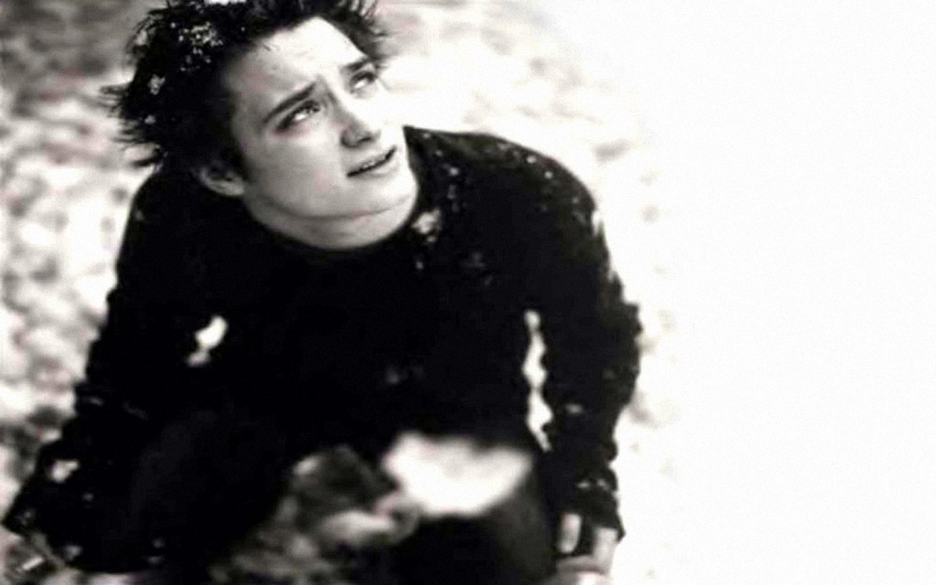 1920x1200 Elijah Wood Background