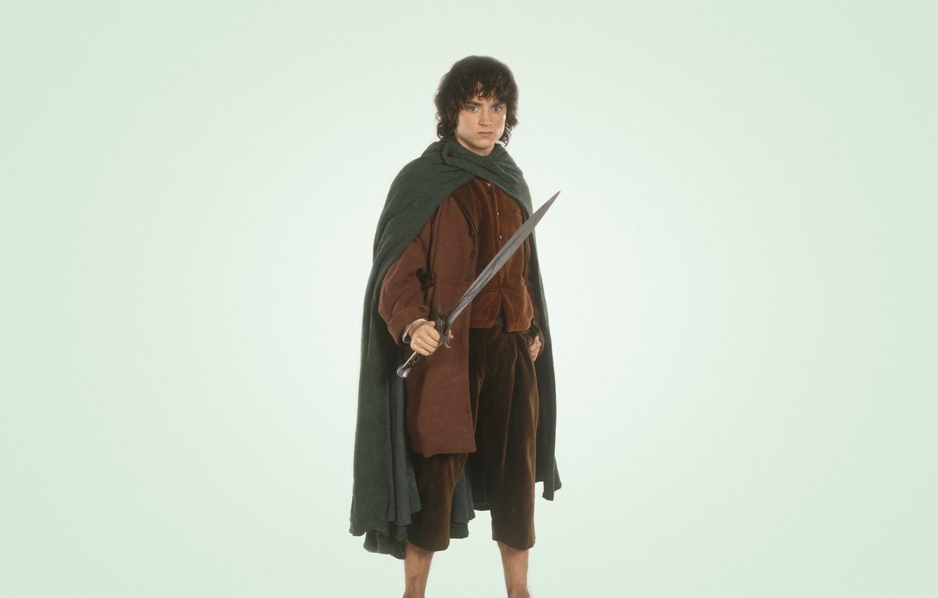 1332x850 Wallpaper sword, The Lord of the rings, light background, The Lord of the Rings, Elijah Wood, Frodo Baggins, Frodo Baggins, Elijah Wood image for desktop, section мужчины