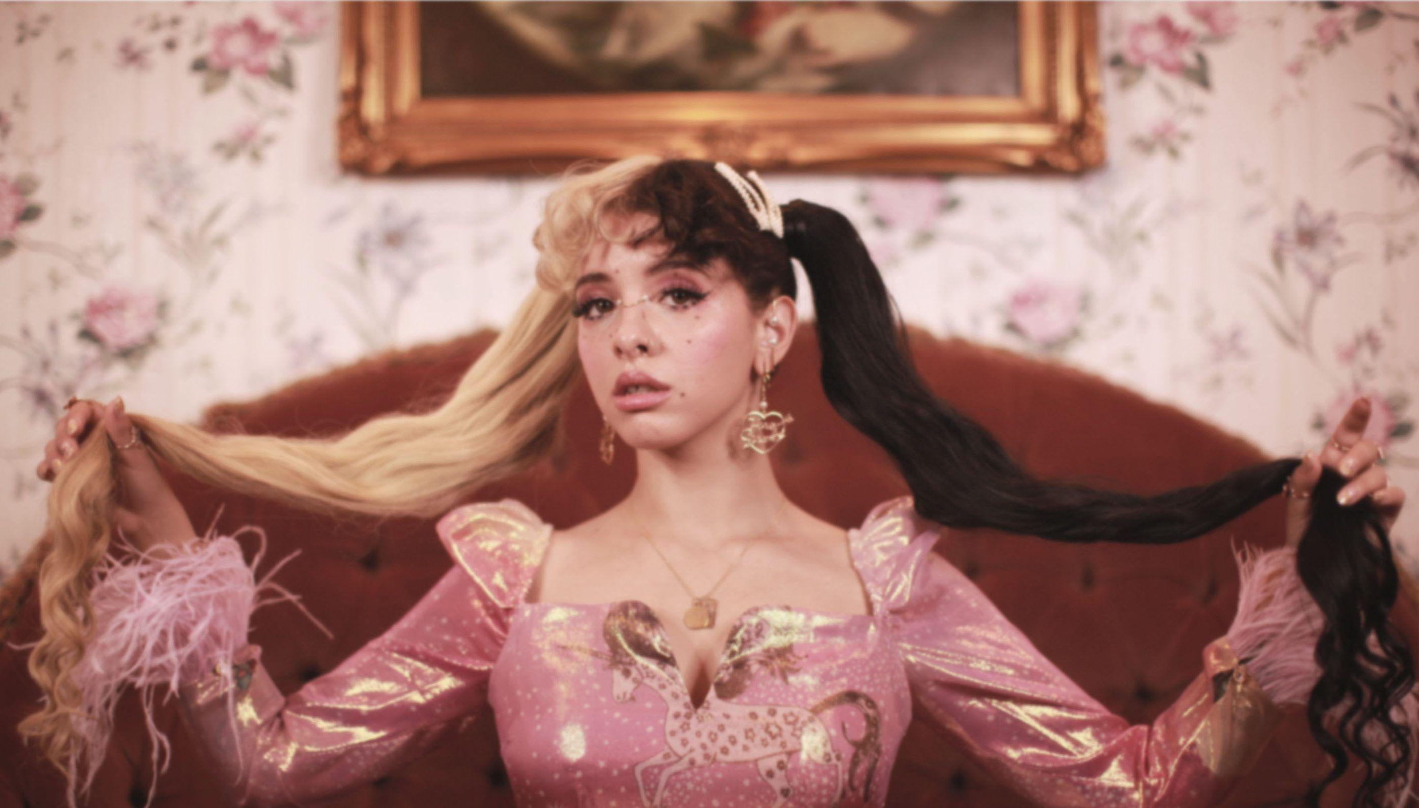 2810x1601 Melanie Martinez Desktop Wallpaper