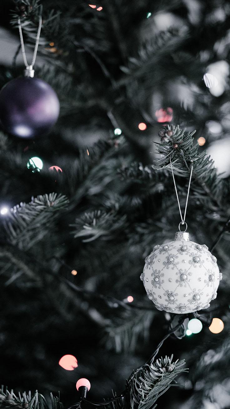 736x1308 Free Stunning Christmas Wallpaper Background For iPhone