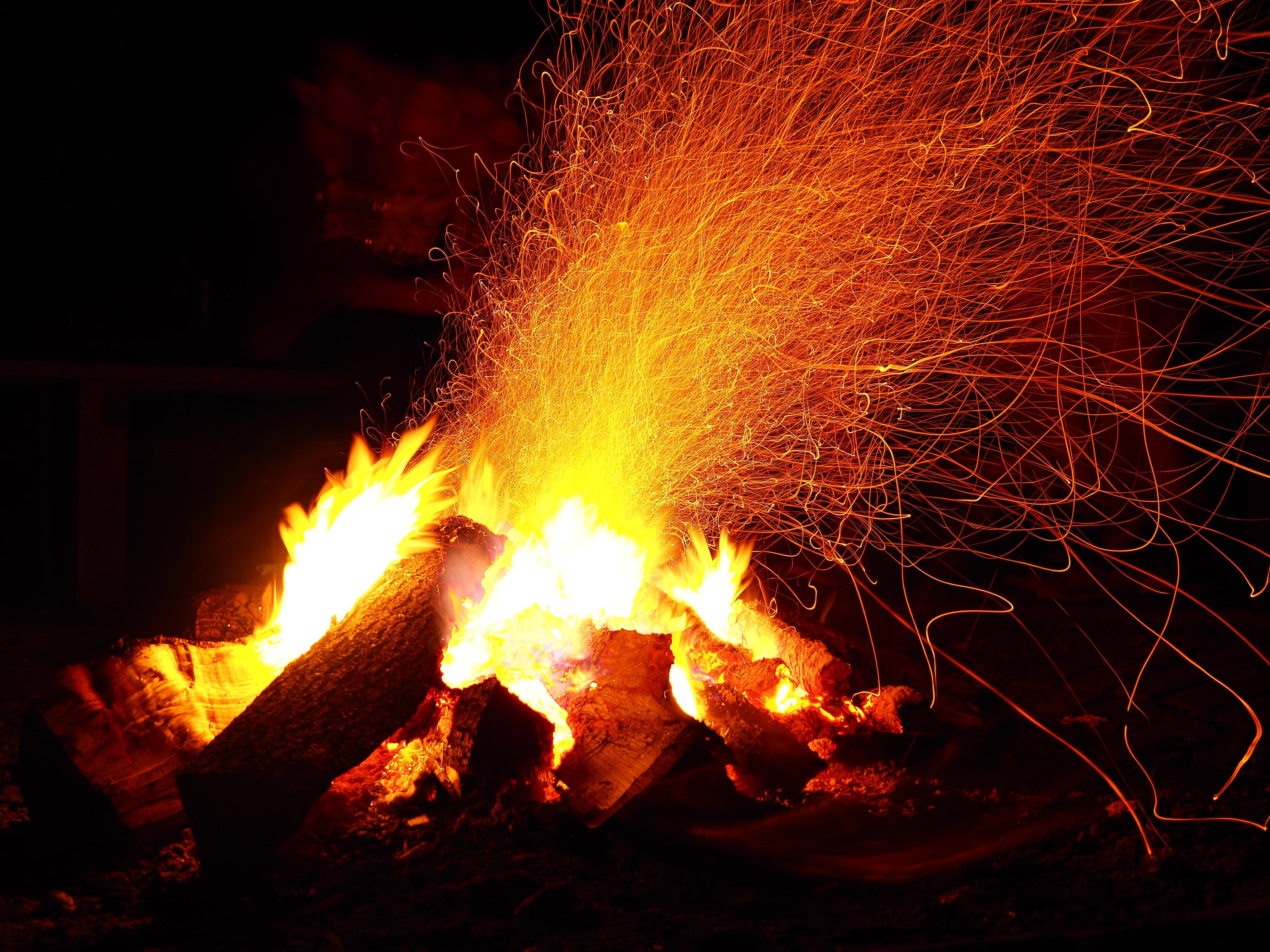 4608x3456 Free of adventure, camping, fire