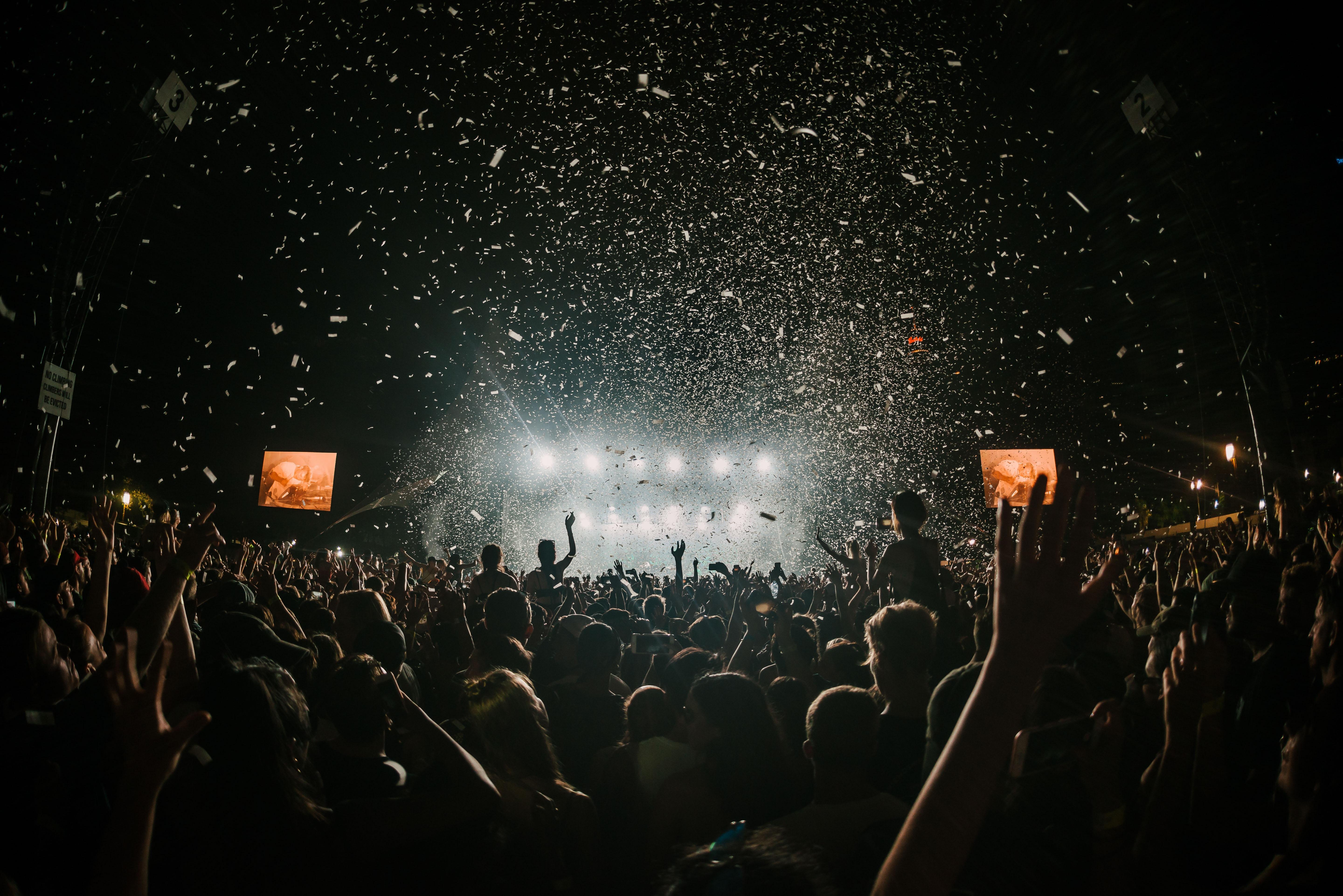 5760x3844 5760x3844 day, australia, crowd, hand, festival, confetti, party, wallpaper, live, light, field, dj, vibe, music, thousand, musicfestival, artist, concery, flume, Public domain image, minimal
