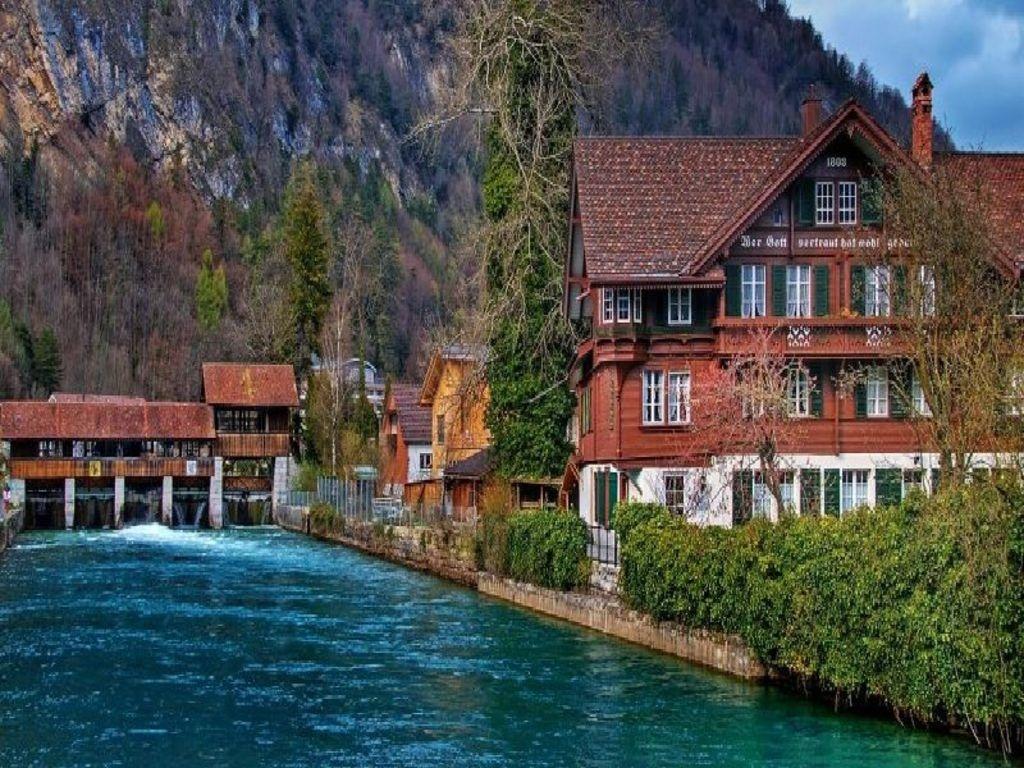 1024x768 Interlaken Wallpaper